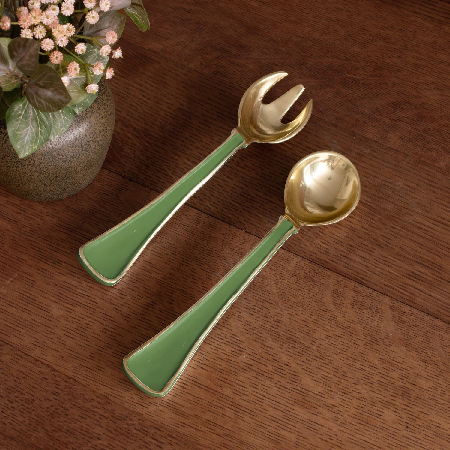 Beatriz Ball ENCANTO Soho Salad Servers Leaf Green - Image 3