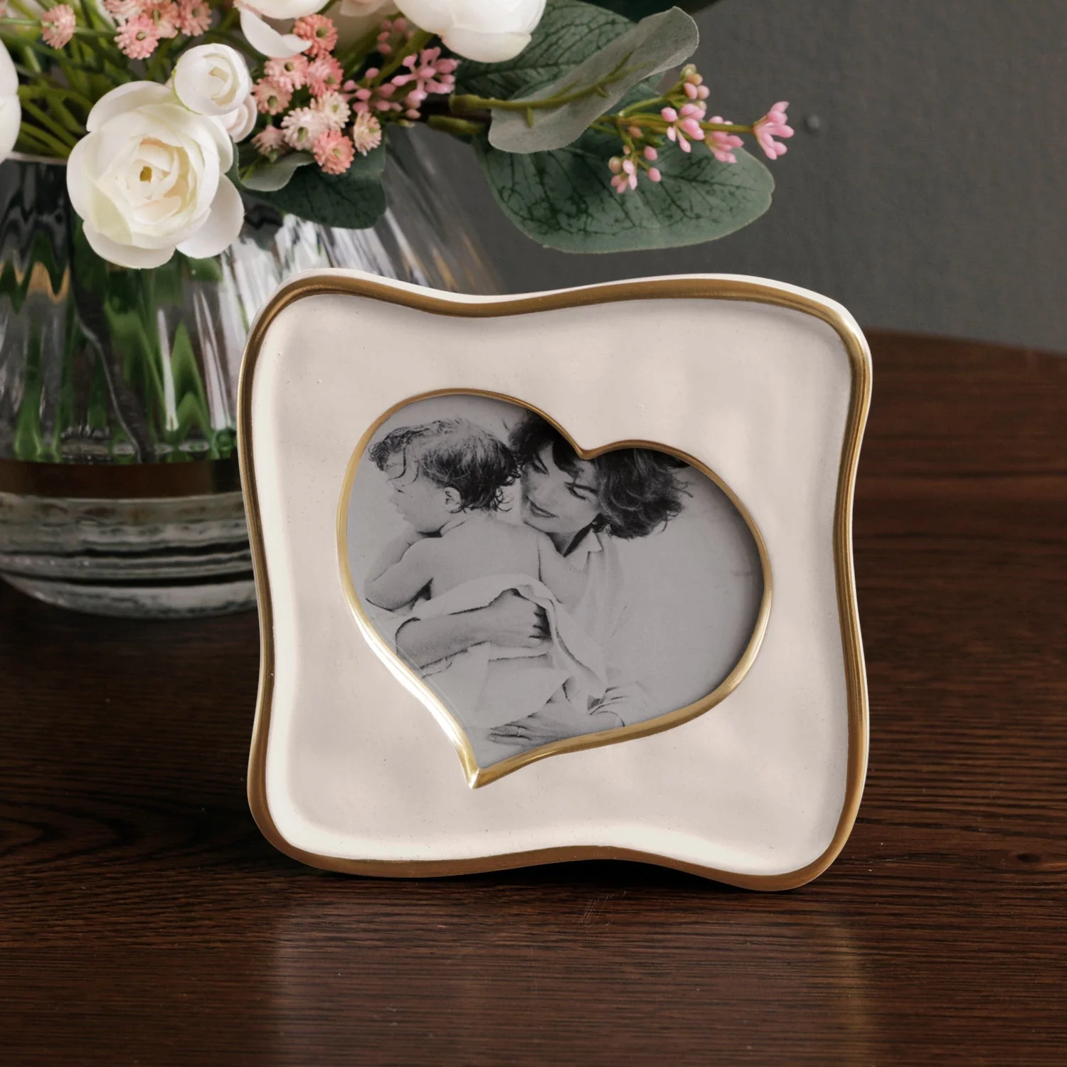 Beatriz Ball FRAME Encanto Curved Heart 5 x 5 (Cream)