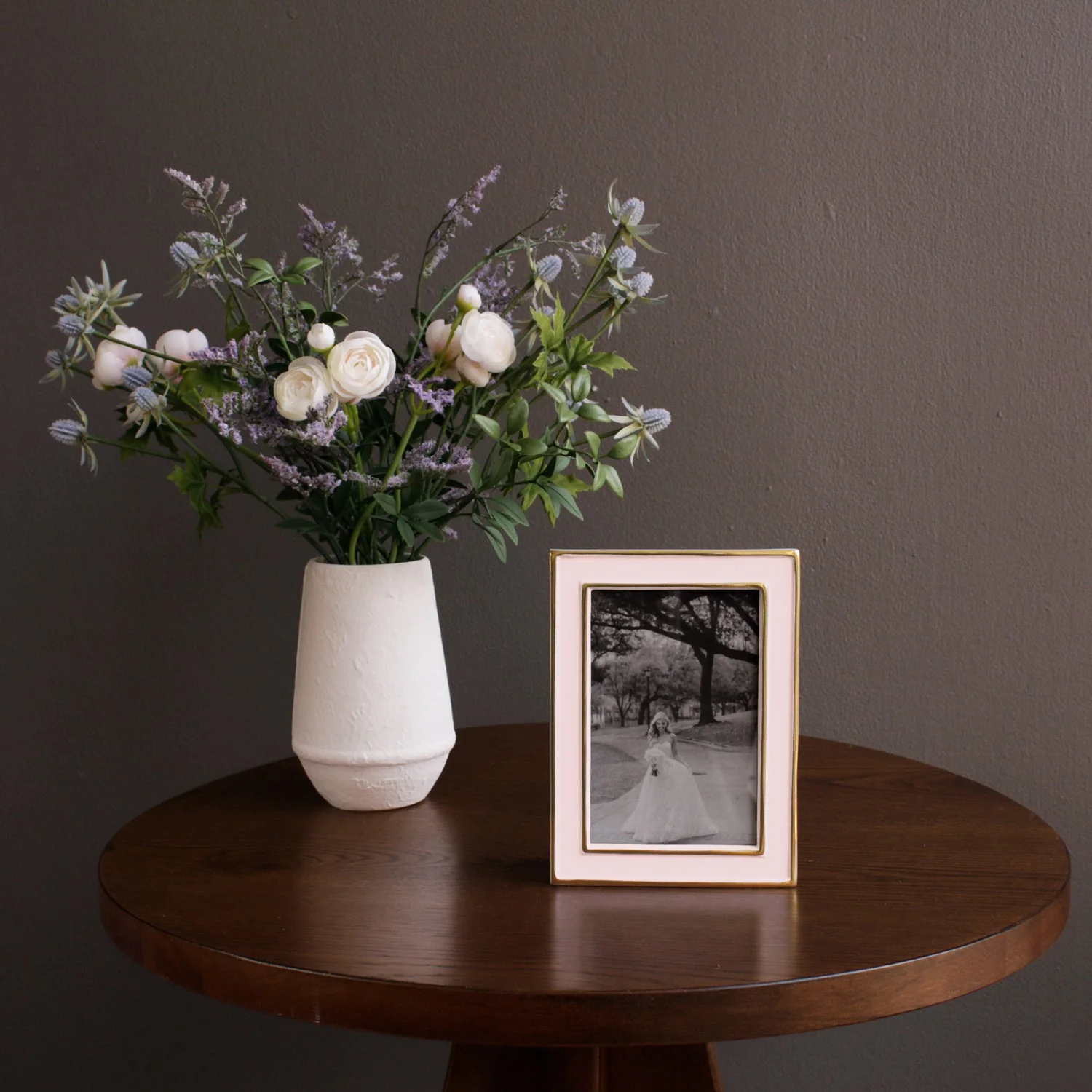 Beatriz Ball FRAME Encanto Jason 4 x 6 (Camellia)
