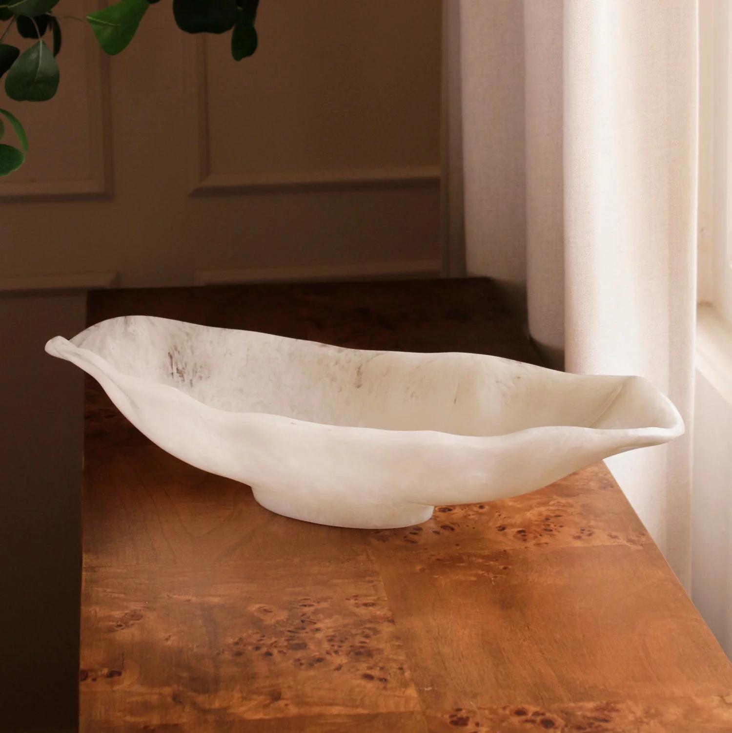 Beatriz Ball RESIN Alabaster Medium Oval Bowl White Swirl - Image 4