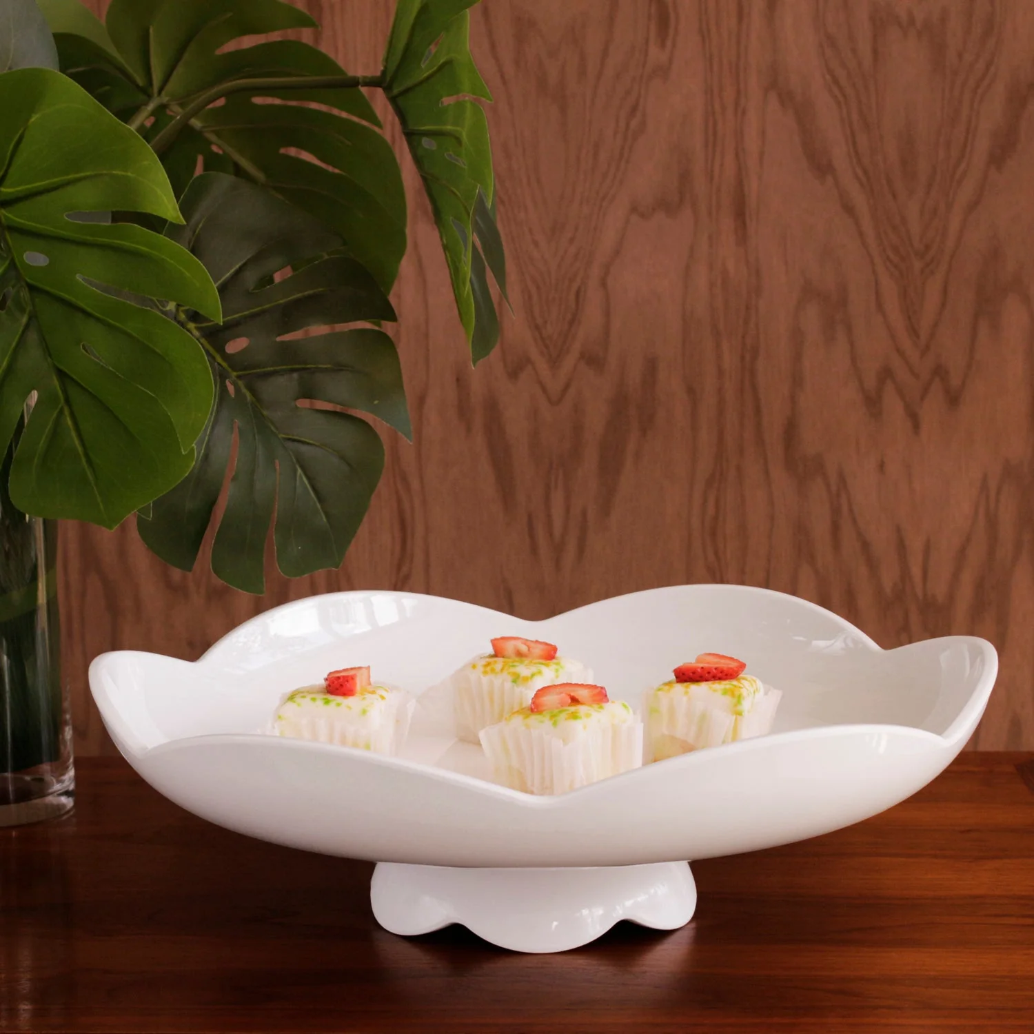 Beatriz Ball VIDA Amelia Pedestal Cake Plate White - Image 3