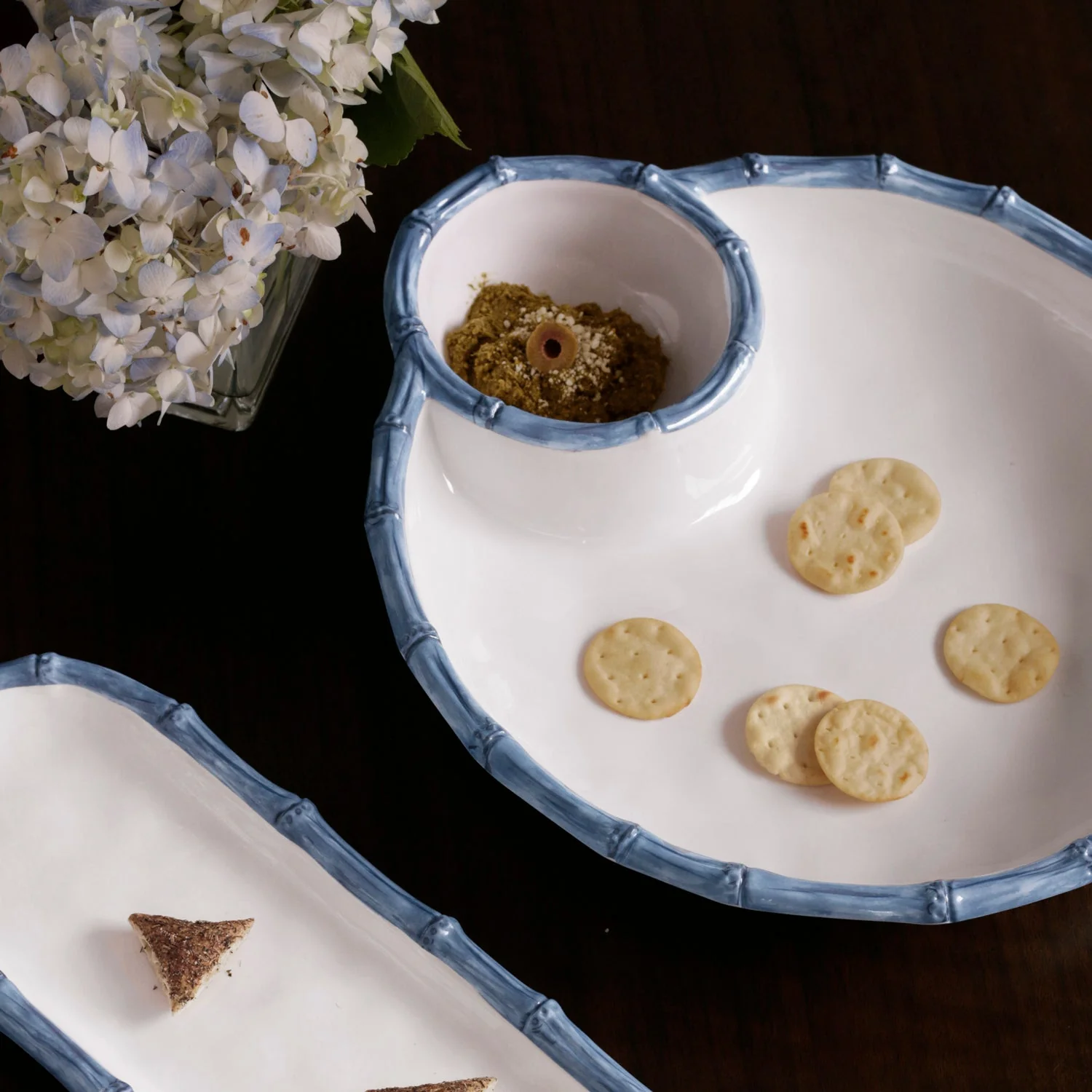 Beatriz Ball VIDA Bamboo Large Chip & Dip Bowl (White and Blue) - Image 4