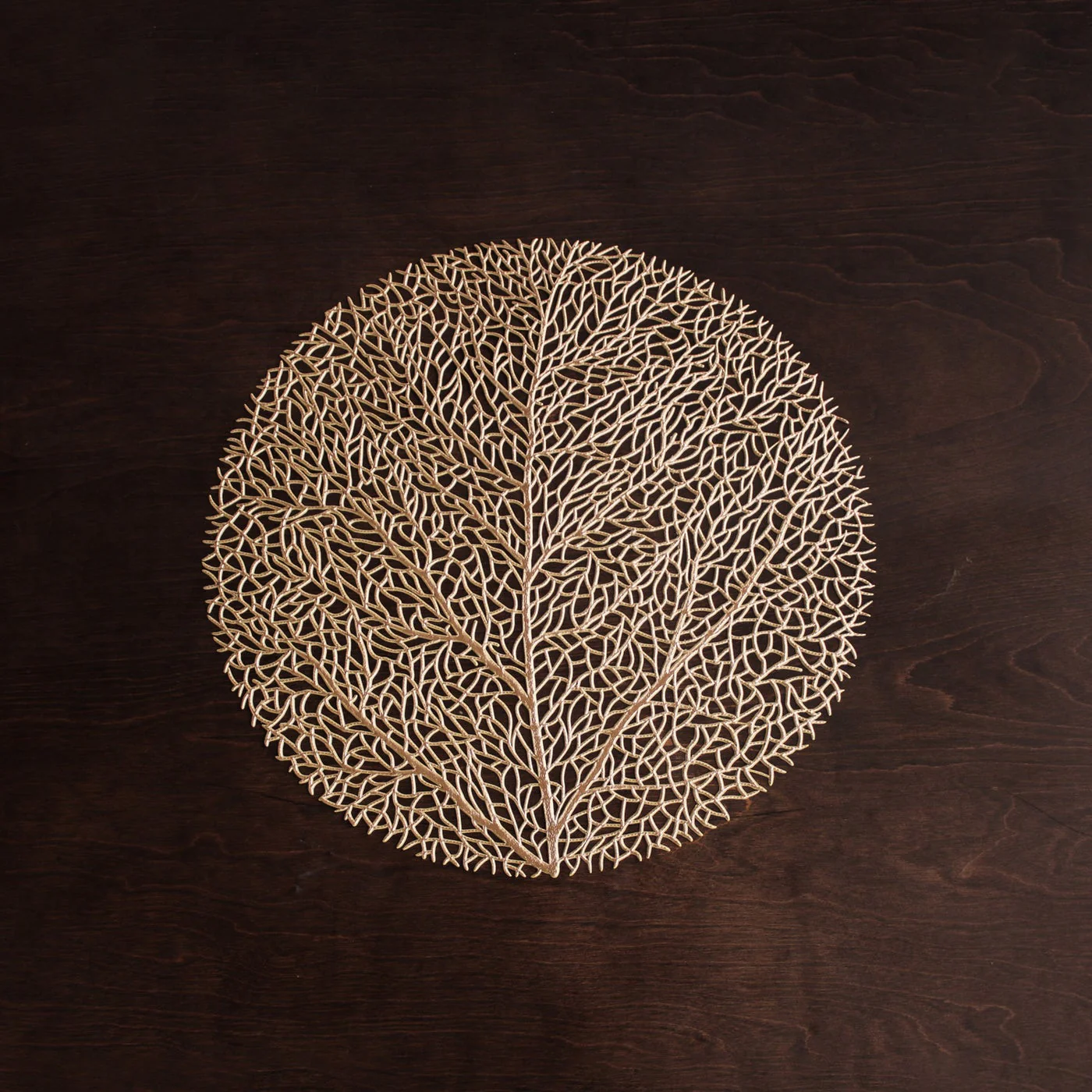 Beatriz Ball VIDA Coral 15" Round Placemats Set of 4 (Gold)