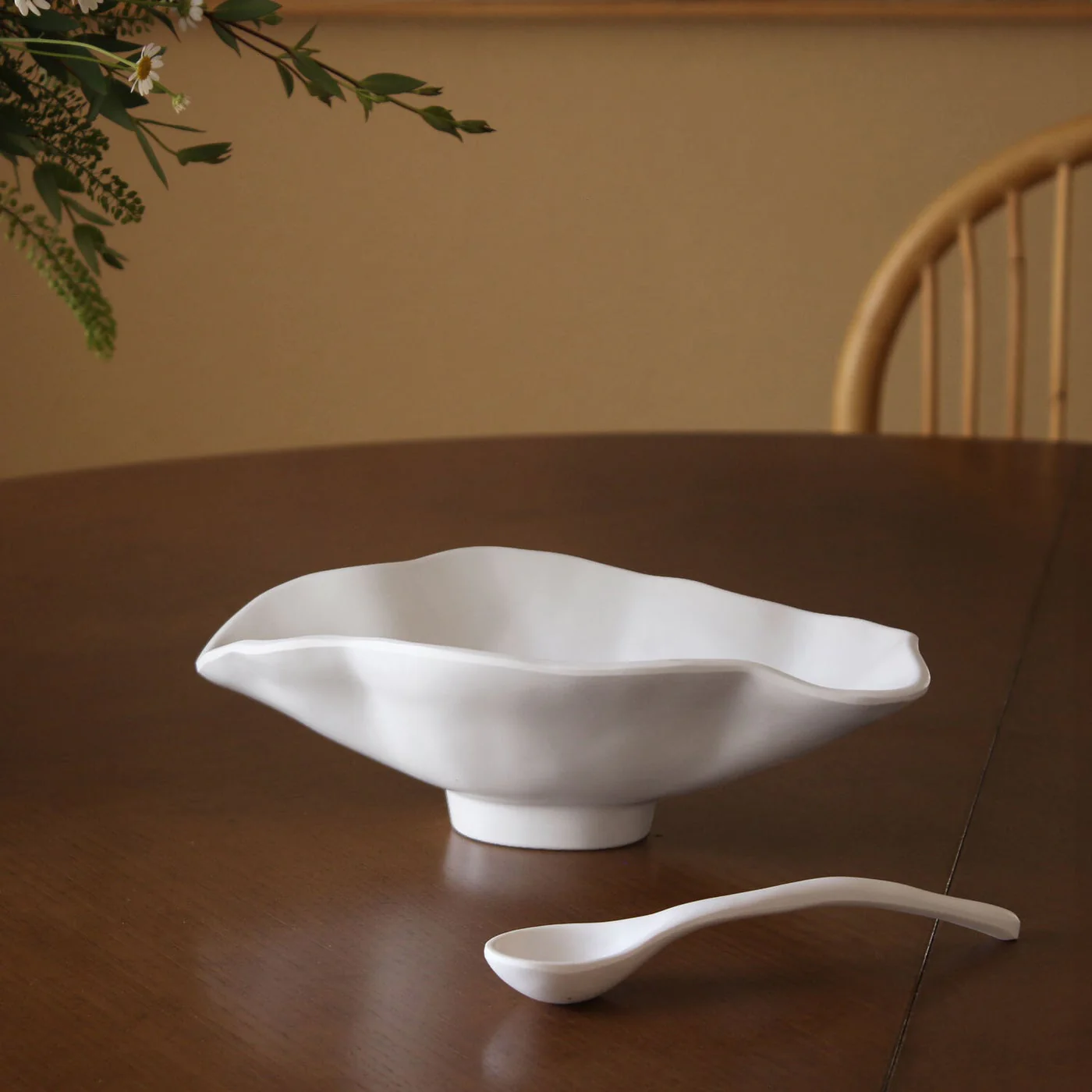 Beatriz Ball VIDA Nube Small Oval Bowl with Spoon (White)