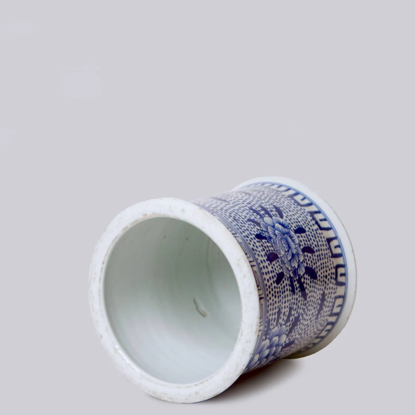 Blue and White Porcelain Peony Rolled Rim Cachepot - Image 4
