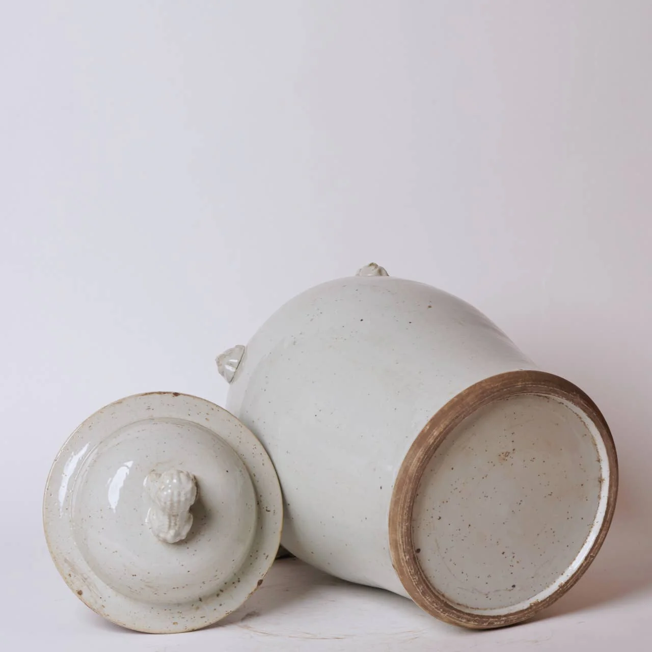 25" Stout Rustic White Porcelain Temple Jar with Lugs - Image 4