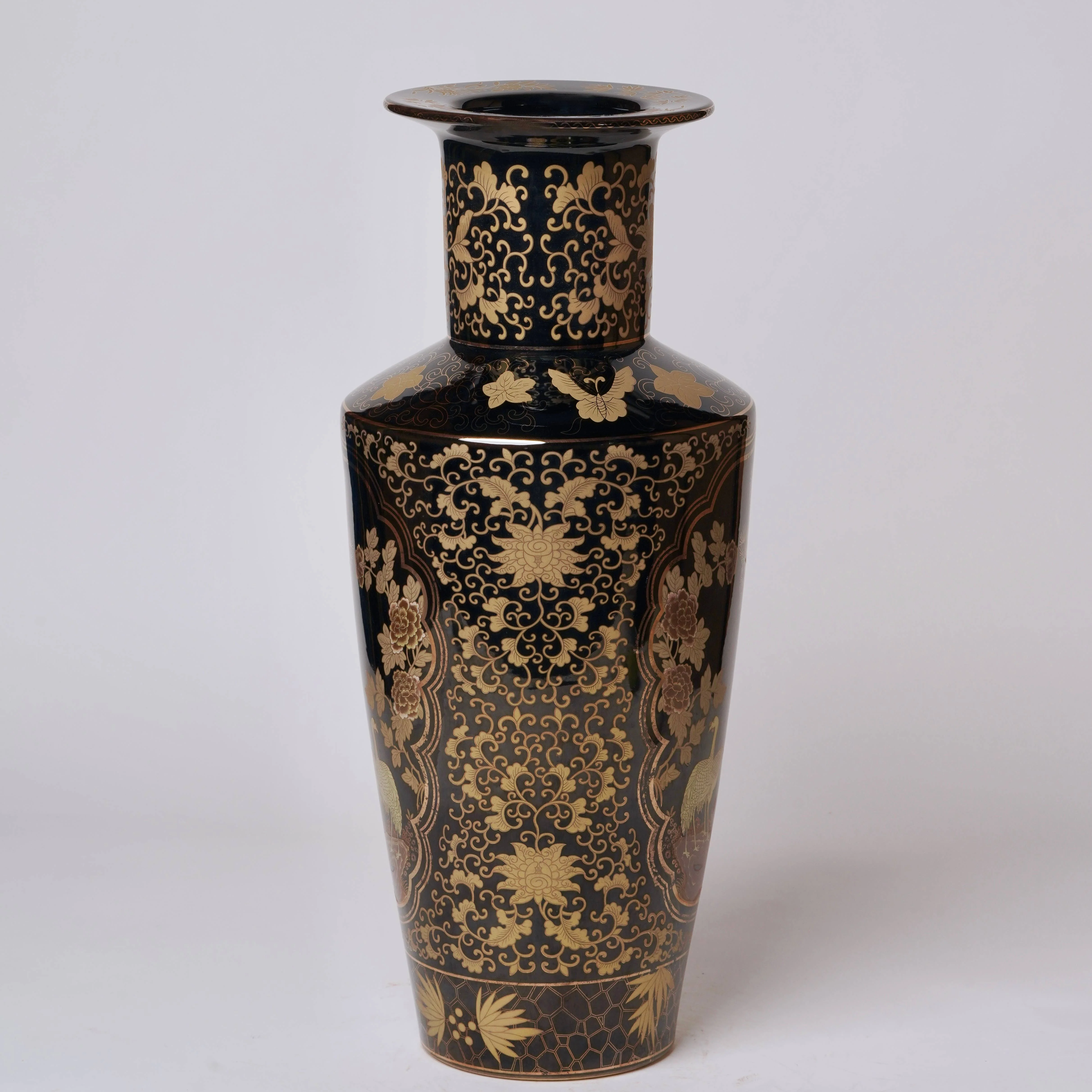 Black and Gold Porcelain Mallet Vase