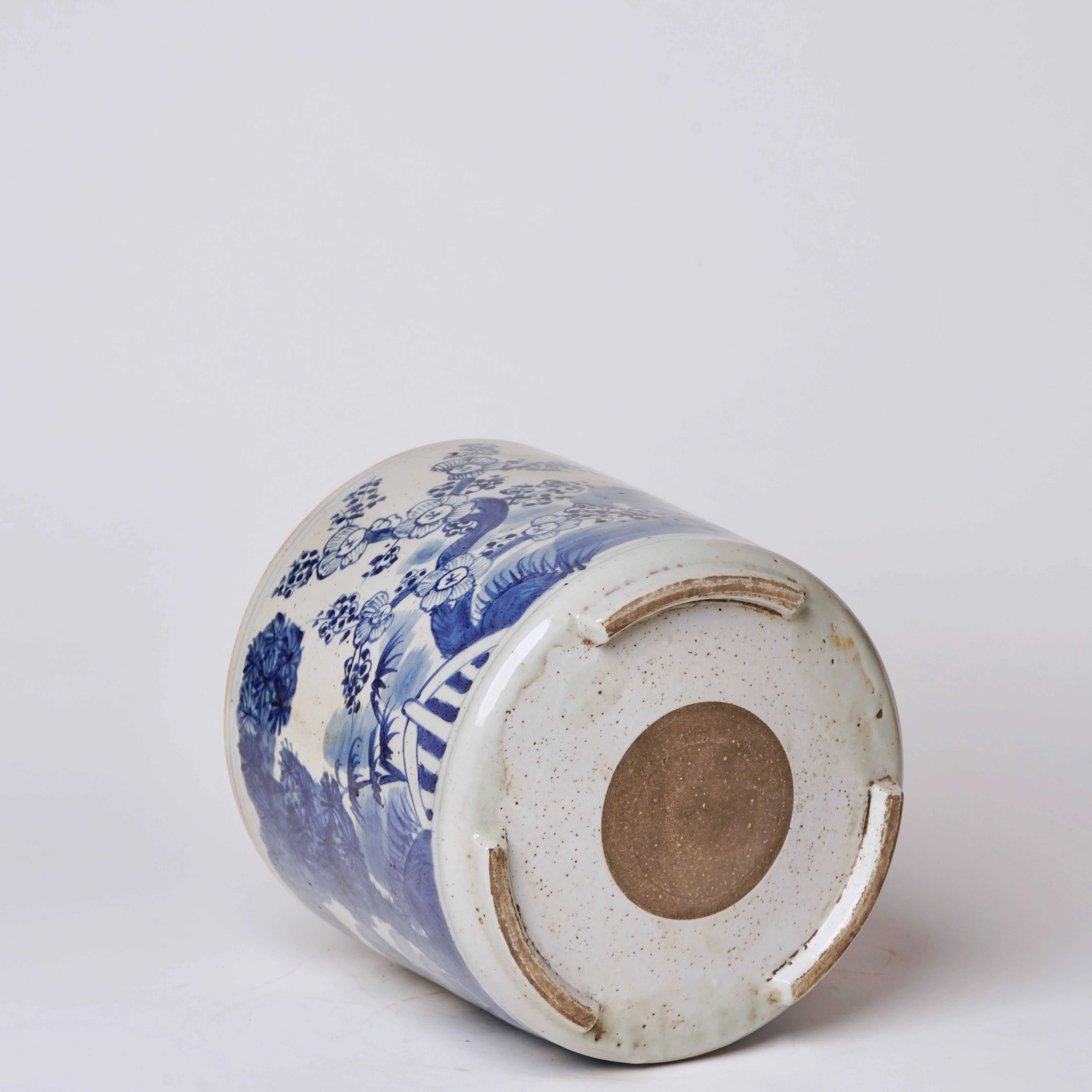 Blue and White Porcelain Three Friends Footed Cachepot - Image 5