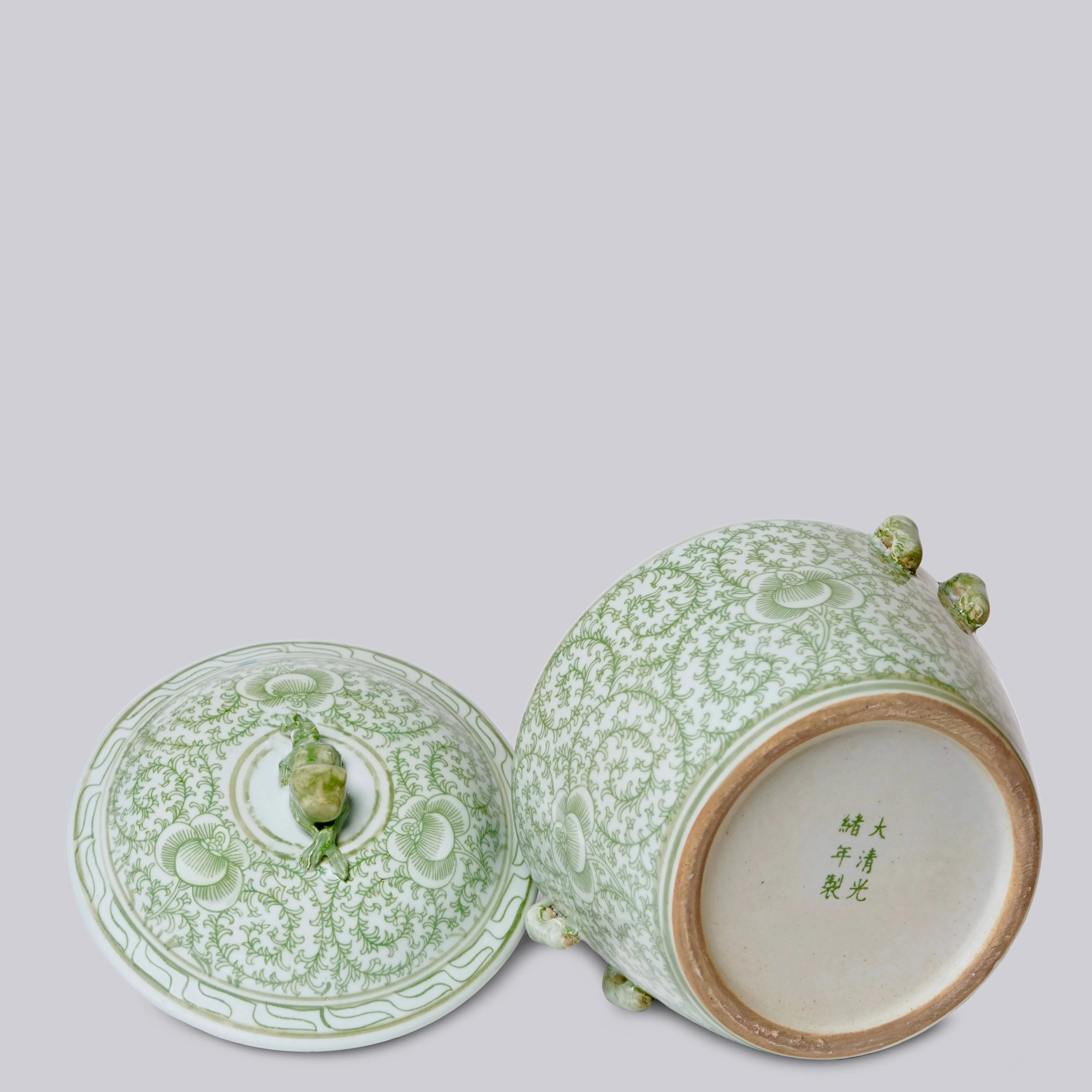Green and White Porcelain Scrolling Peony Lug Jar - Image 4