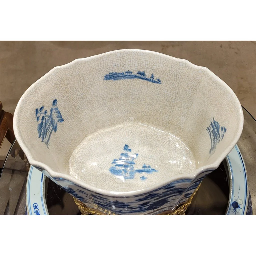 Danny's Fine Porcelain 14.5x11x9.5 Porcelain Planter With Bronze Accent - Blue Willow 14080 - Image 6