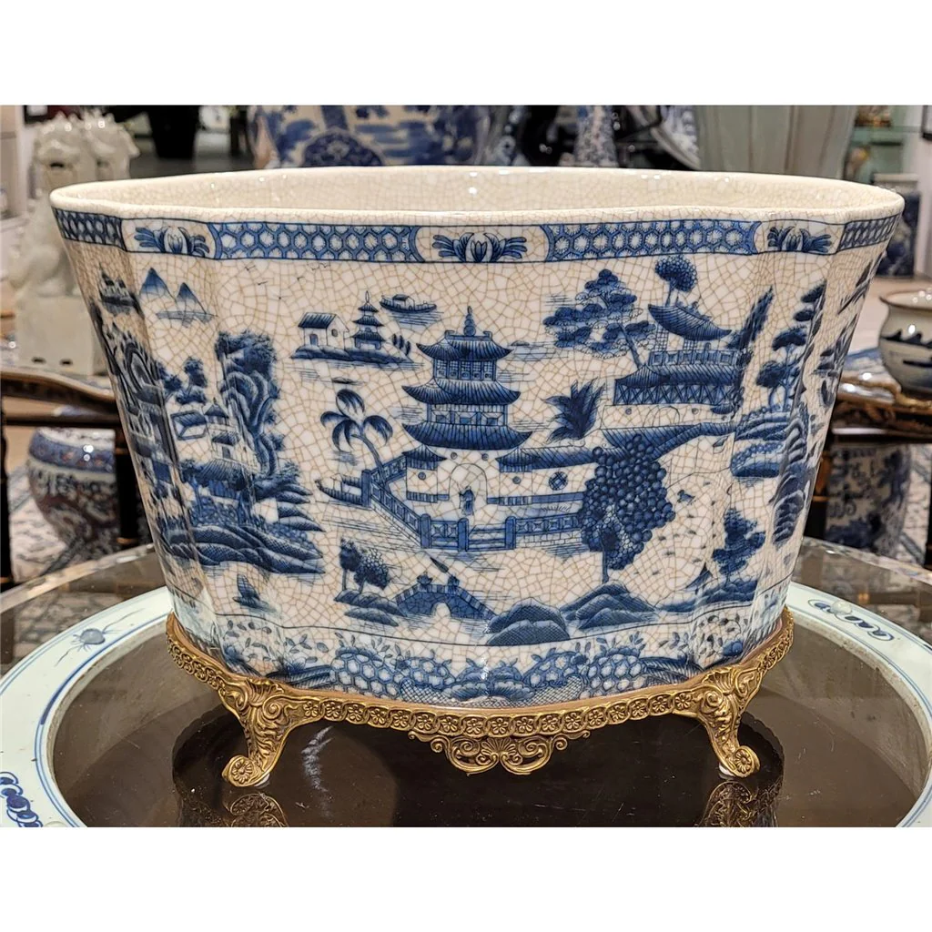 Danny's Fine Porcelain 14.5x11x9.5 Porcelain Planter With Bronze Accent - Blue Willow 14080 - Image 8