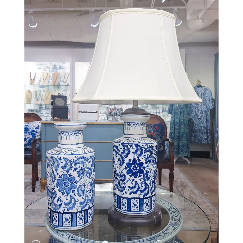 Danny's Fine Porcelain 17L X 15W X 27H Scalloped Shape Vase Lamp (Shade: 290-17-Be) 40935-L - Image 5