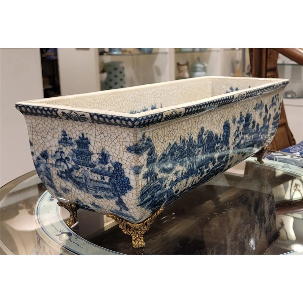 Danny's Fine Porcelain 18x6.5x6 Porcelain Rectangular Planter With Bronze Feet - Blue Willow 14068 - Image 6