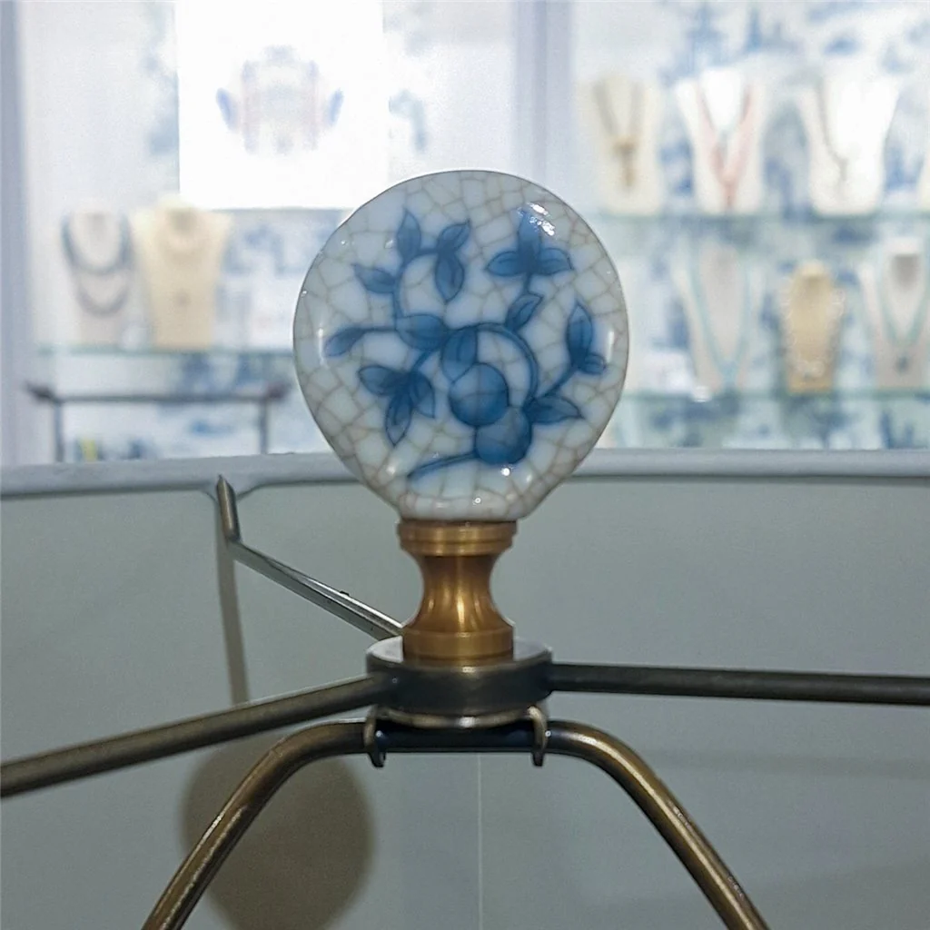 Danny's Fine Porcelain 19Lx19Wx32H Porcelain Vase Lamp - Blue And White Filigree [Acrylic_Base/Sh:2-847-19] 14053-LA - Image 10