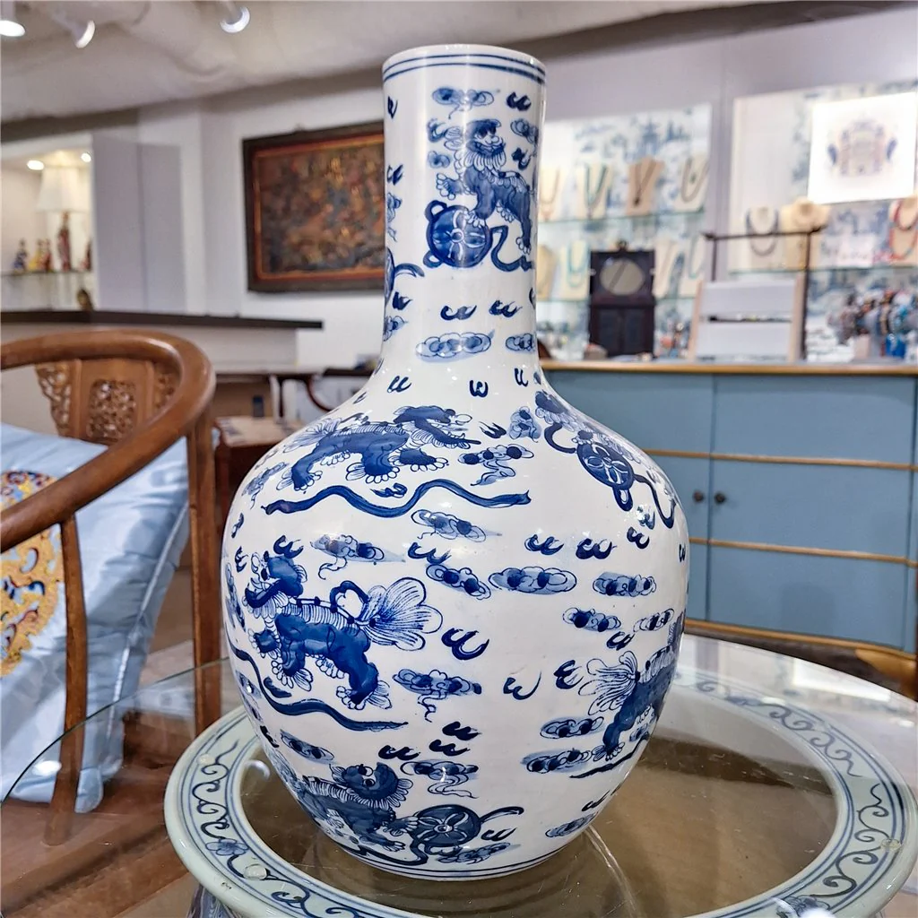 Danny's Fine Porcelain Ball Vase - Lions - Blue And White Classic 50789 - Image 8
