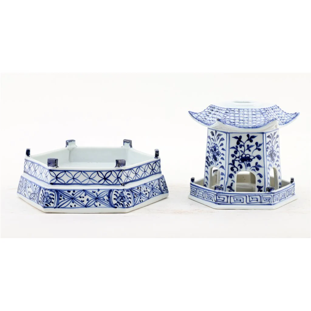 Danny's Fine Porcelain Blue And White Pagoda(4 Sections) 50818 - Image 4