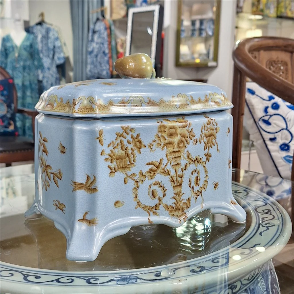 Danny's Fine Porcelain Casket - Celadon Lampas 11697 - Image 16