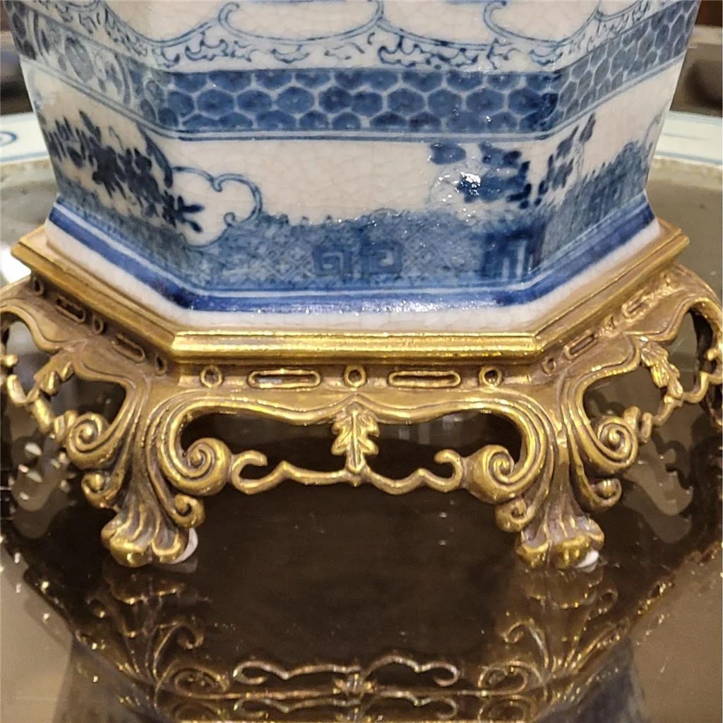 Danny's Fine Porcelain Octagonal Lidded Jar With Bronze Ormolu- Blue Willow 60370 - Image 14