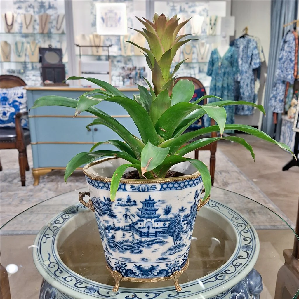 Danny's Fine Porcelain Planter With Bronze Ormolu- Blue Willow 14255 - Image 14