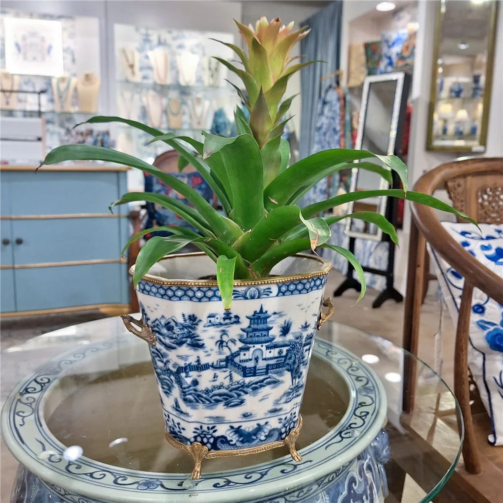 Danny's Fine Porcelain Planter With Bronze Ormolu- Blue Willow 14255 - Image 15