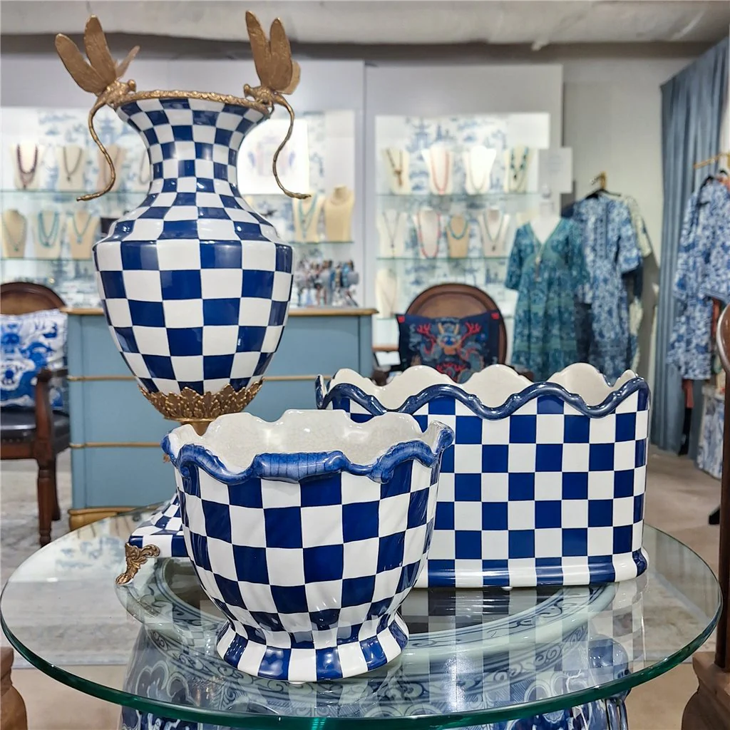 Danny's Fine Porcelain Porcelain Vase With Bronze Ormolu And Dragonfly - Blue And White Checker 14277 - Image 13