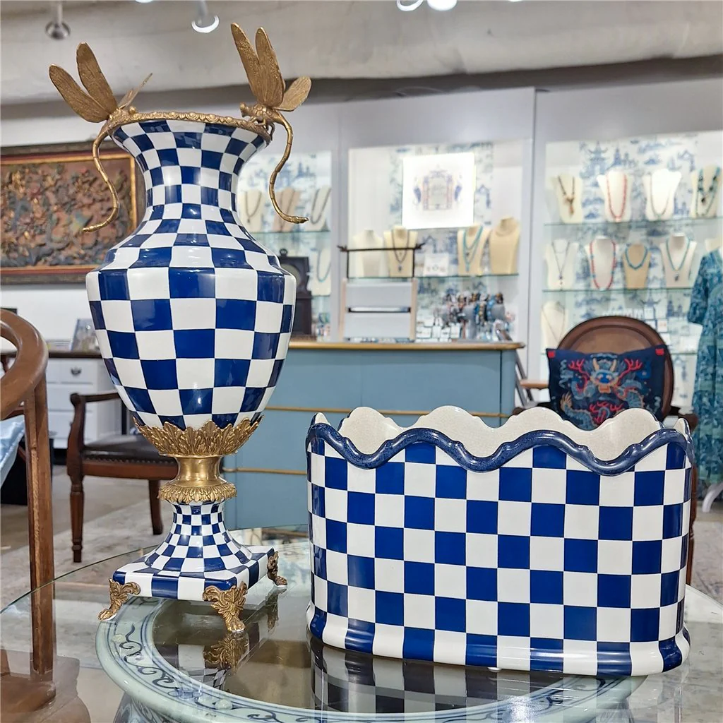 Danny's Fine Porcelain Porcelain Vase With Bronze Ormolu And Dragonfly - Blue And White Checker 14277 - Image 15