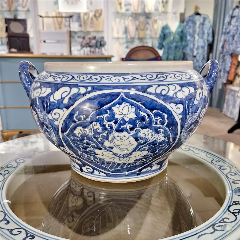 Danny's Fine Porcelain Round Box - Classic Blue And White 50430 - Image 8