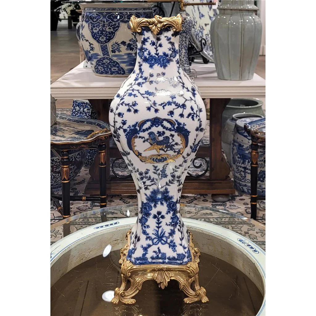 Danny's Fine Porcelain Vase - Blue And White 14129 - Image 4