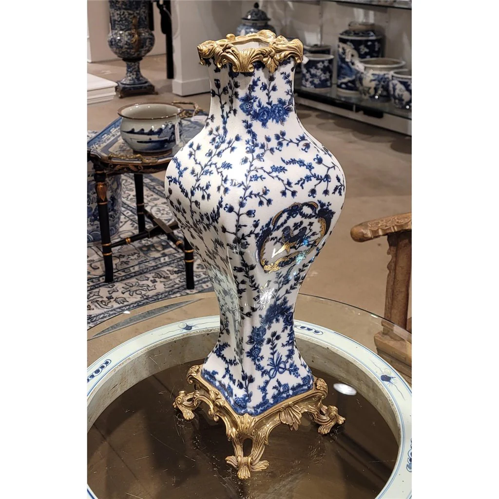 Danny's Fine Porcelain Vase - Blue And White 14129 - Image 5