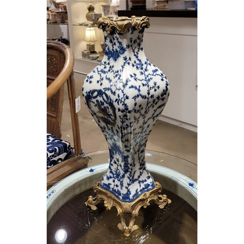 Danny's Fine Porcelain Vase - Blue And White 14129 - Image 6