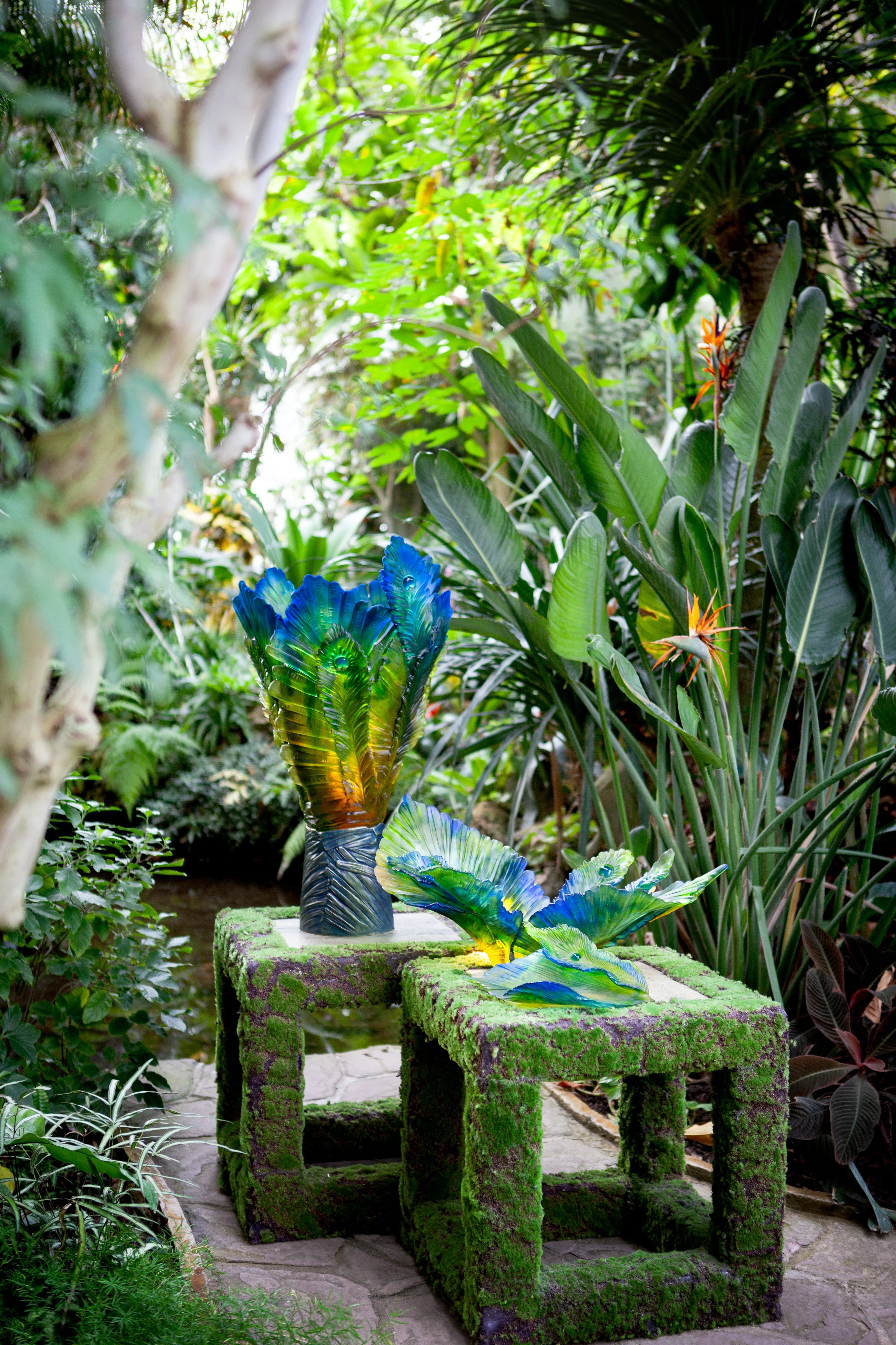 Daum Crystal Magnum Vase - Fleur de Paon Exotique - Image 3