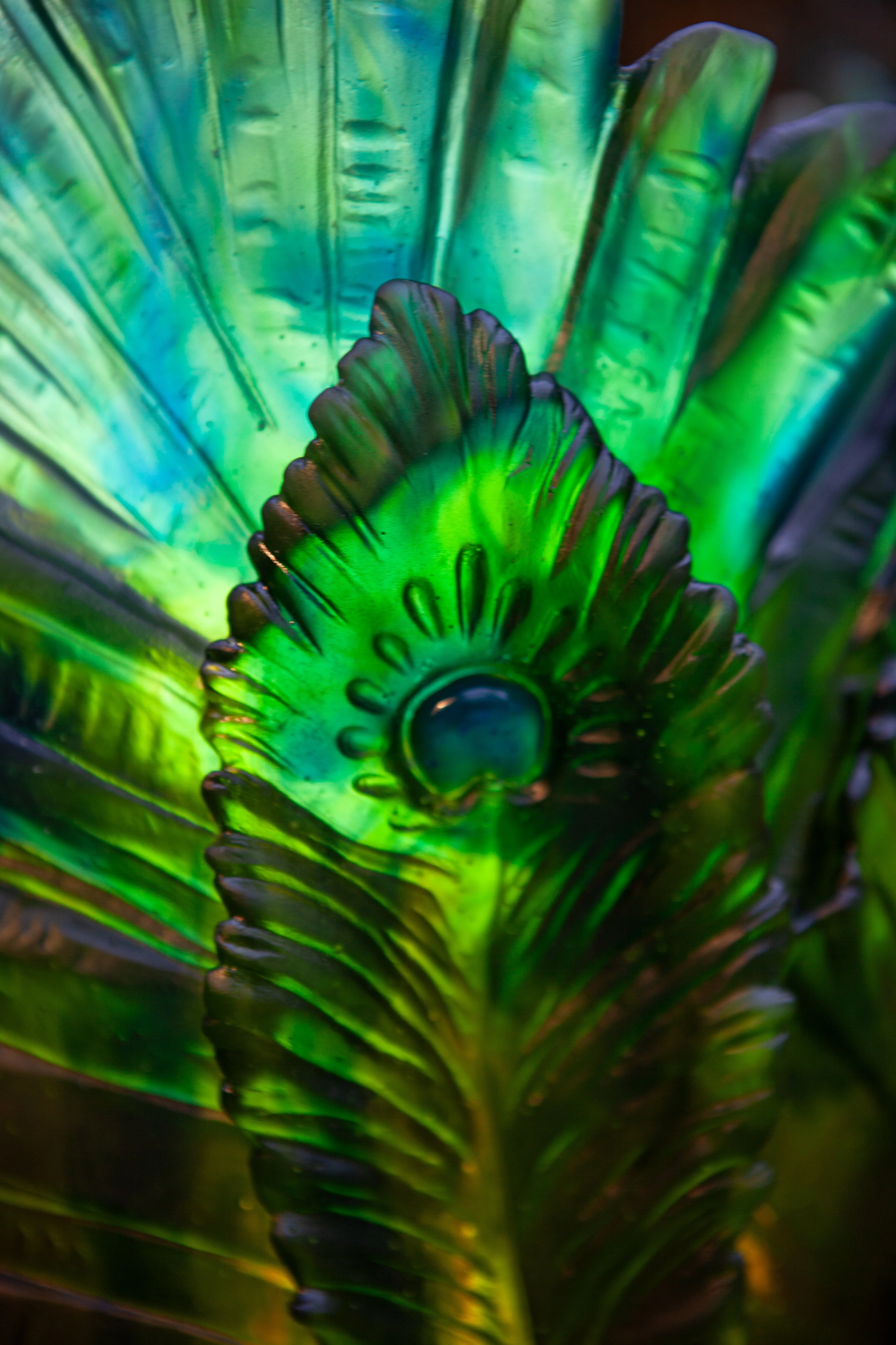 Daum Crystal Magnum Vase - Fleur de Paon Exotique - Image 5
