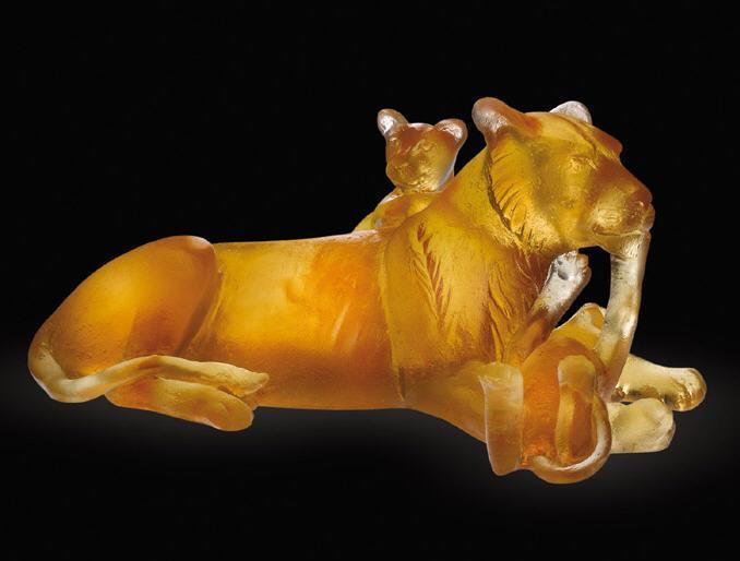 Daum Crystal Maternity Lion - Image 3