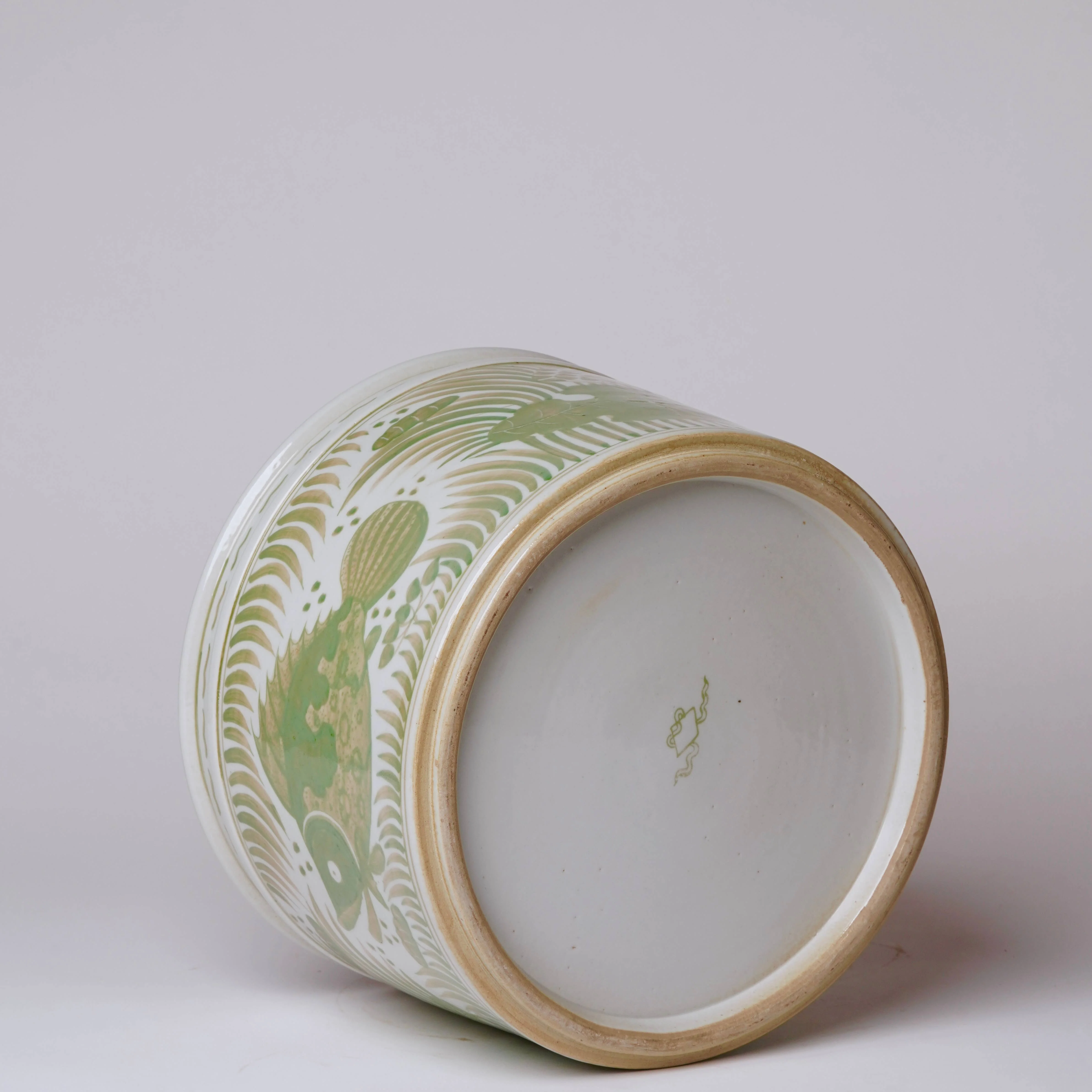 Green and White Porcelain Fish and Lotus Wide Cachepot - Image 4