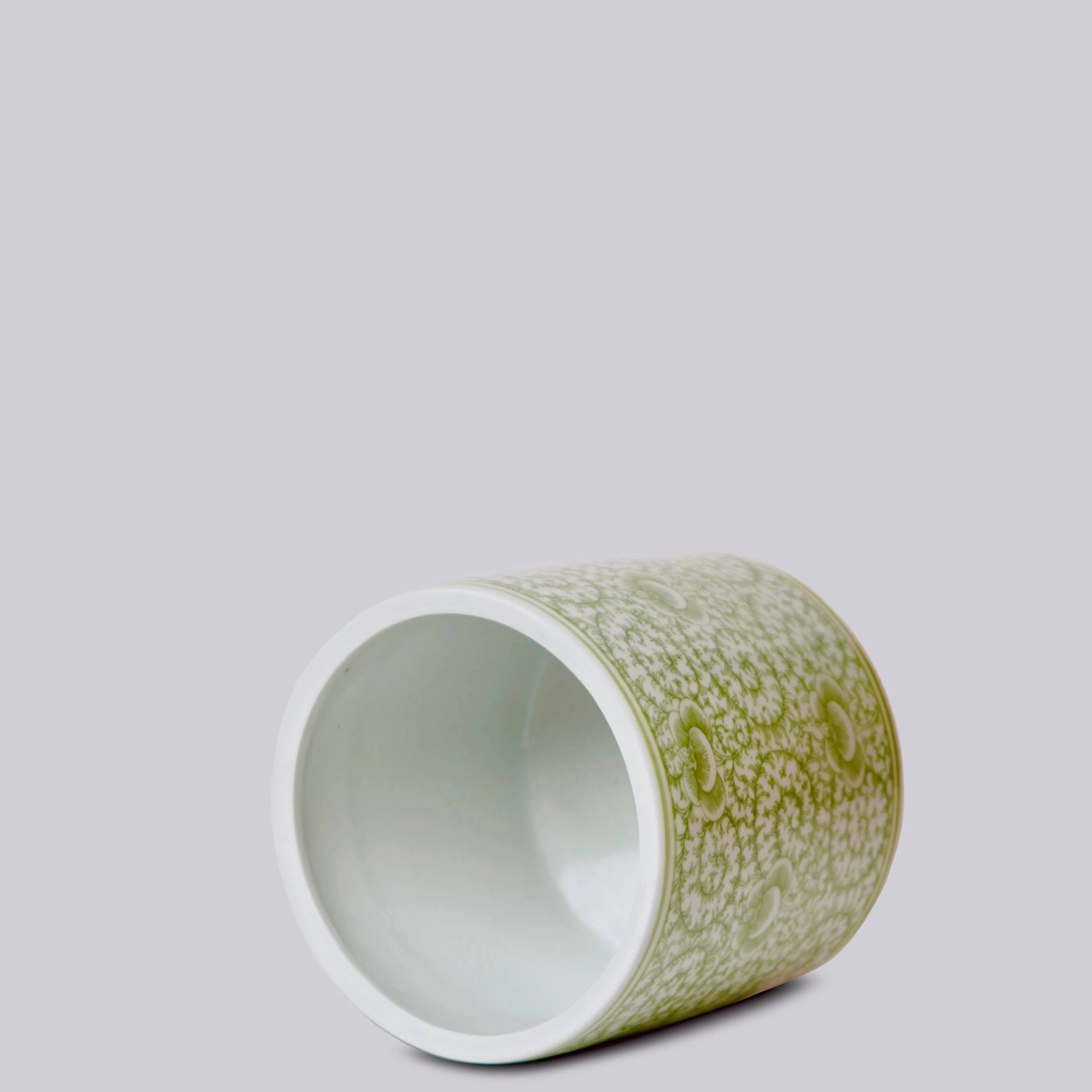 Green and White Porcelain Scrolling Peony Cachepot - Image 2