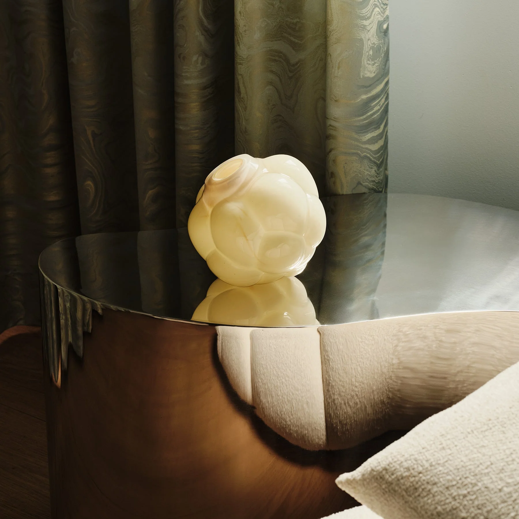 Kosta Boda Berry Tales Cream - Image 2