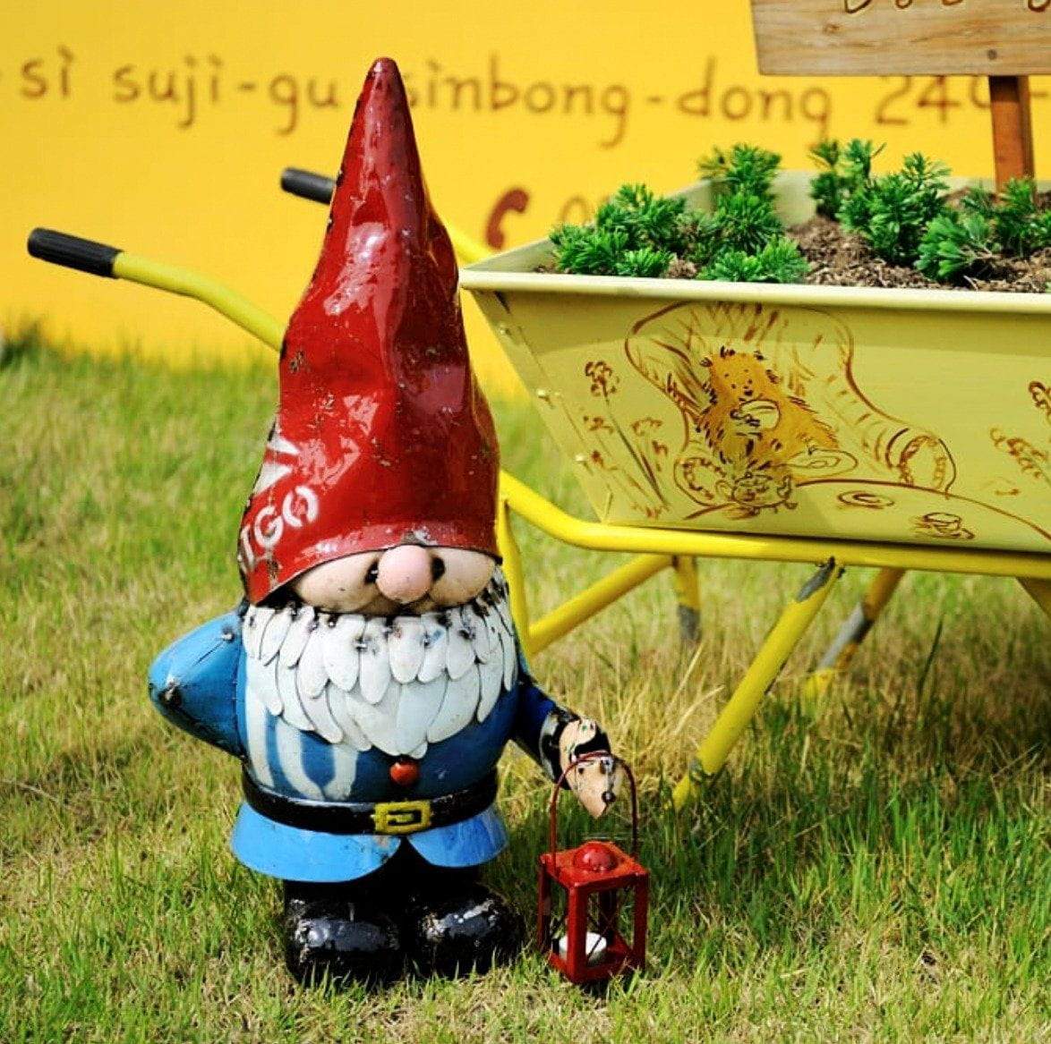 Think Outside Lionel Gnome with Lamp - E15002 - Image 3
