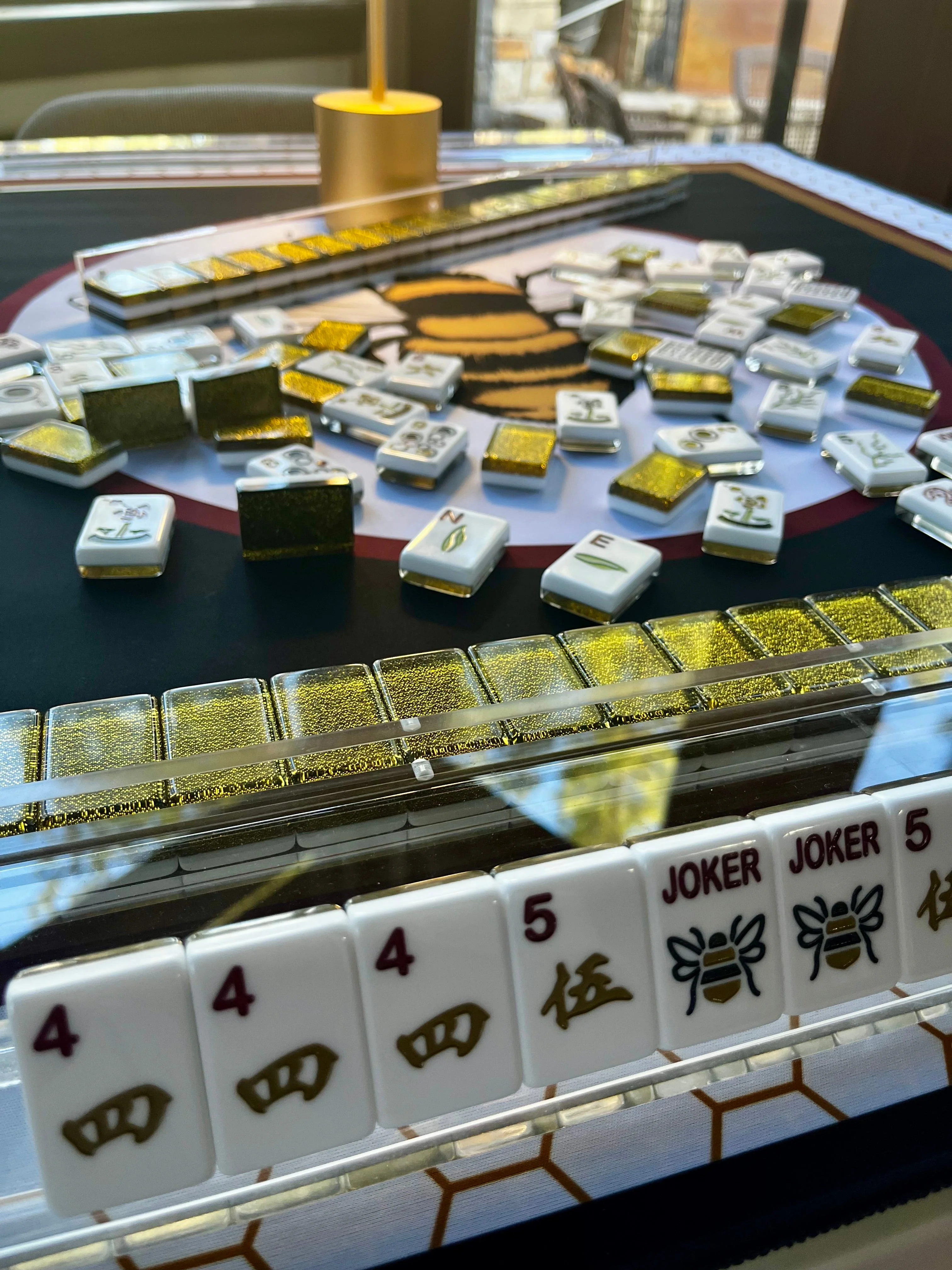 The Bougie Bee Luxe Mahjong Set - Image 3