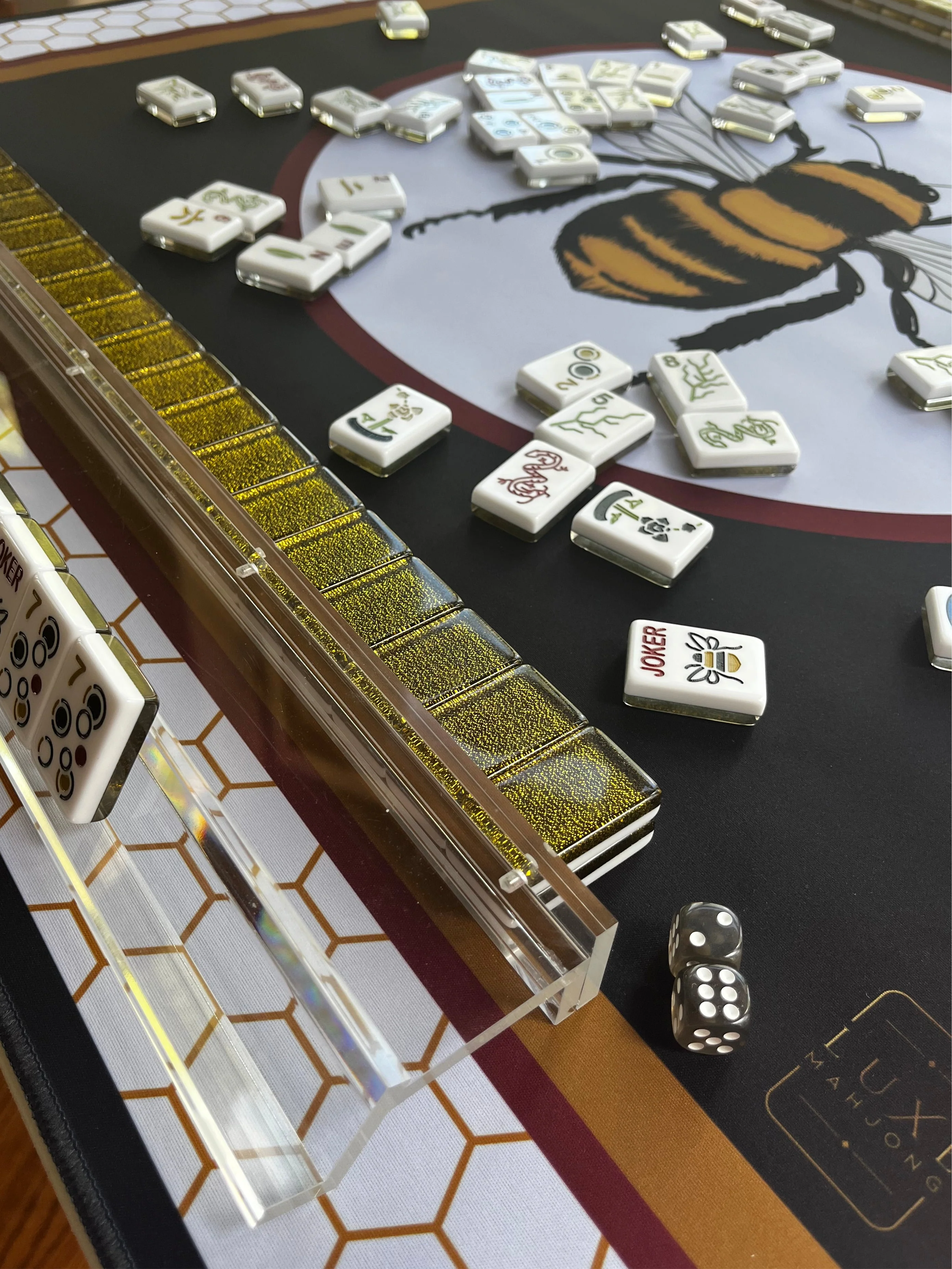 The Bougie Bee Luxe Mahjong Set - Image 4