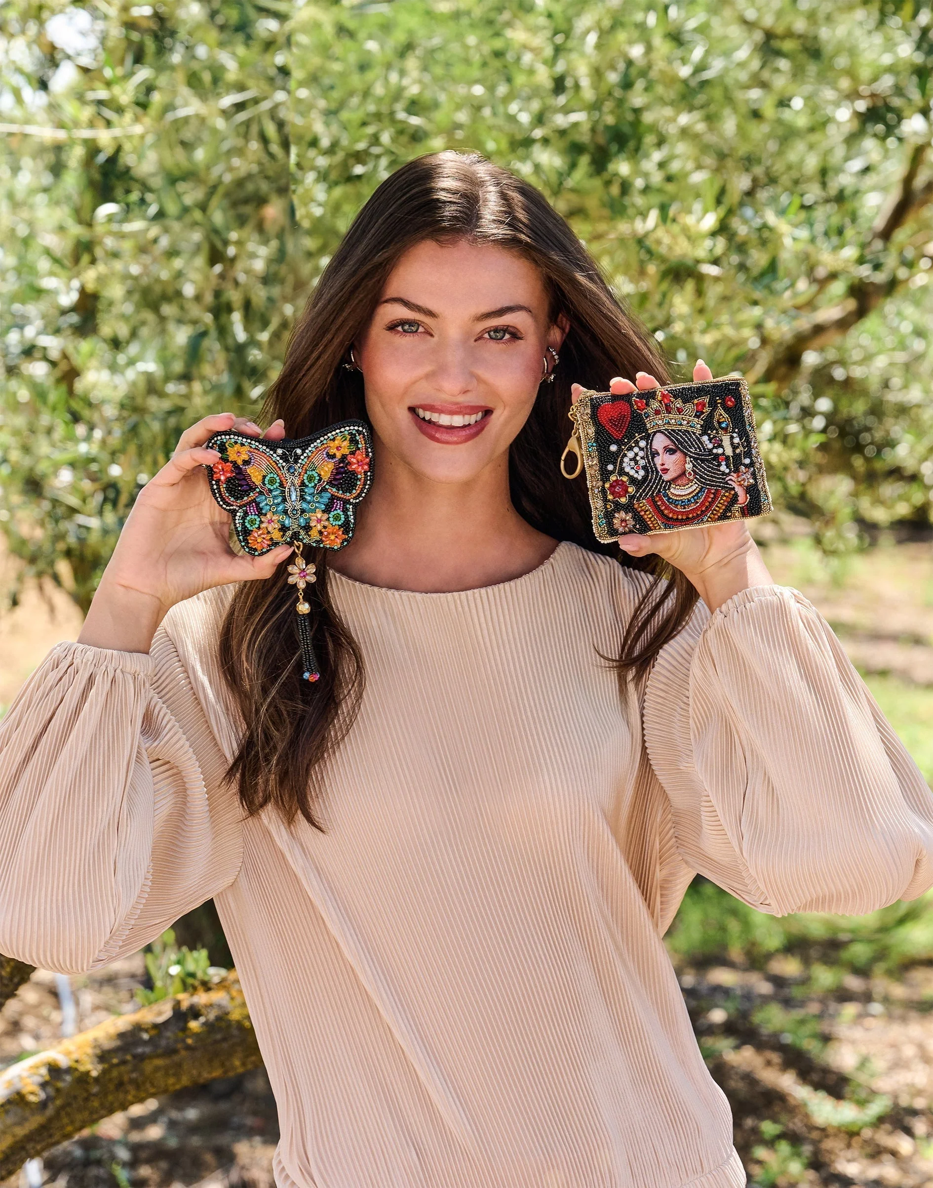 Mary Frances The Queen Coin Purse - Image 2