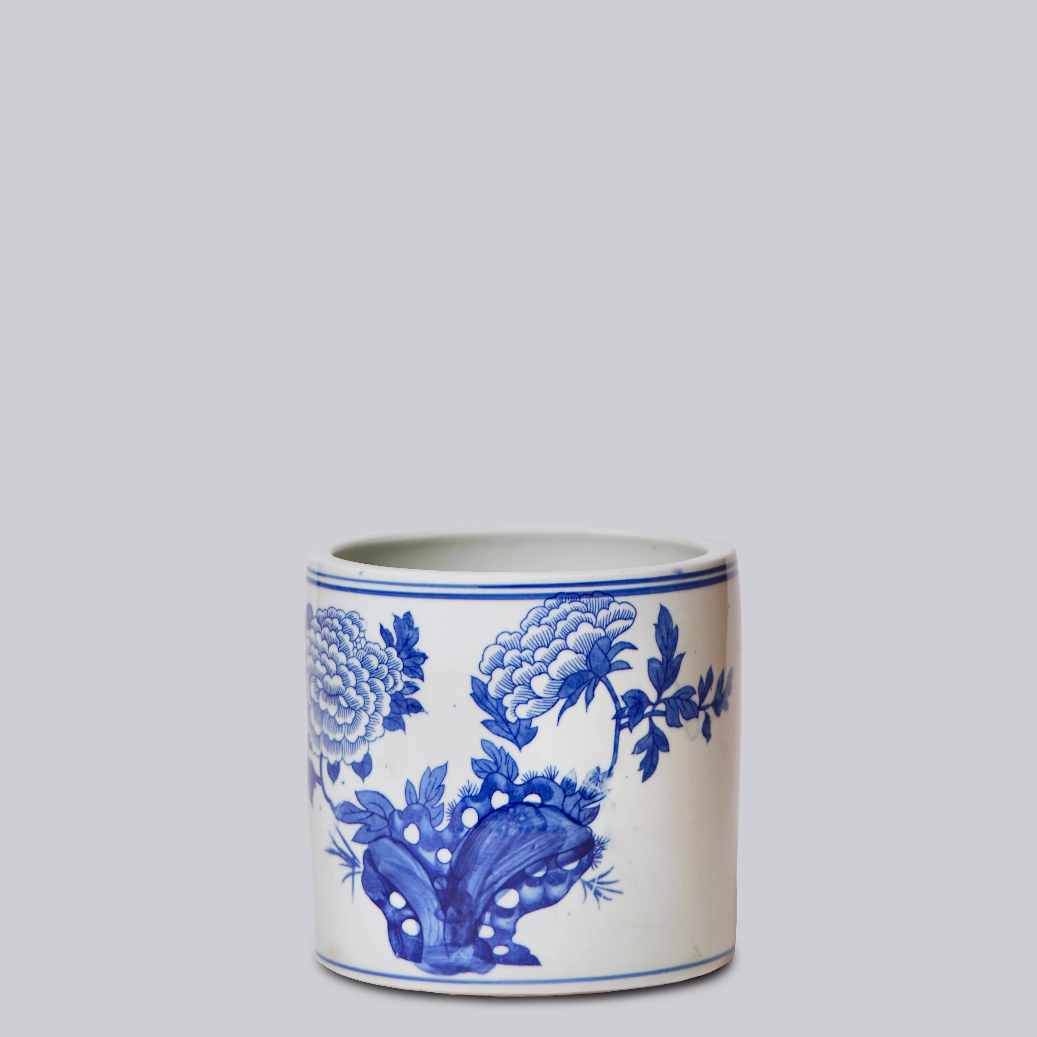 Medium Blue and White Porcelain Peony Cachepot - Image 4