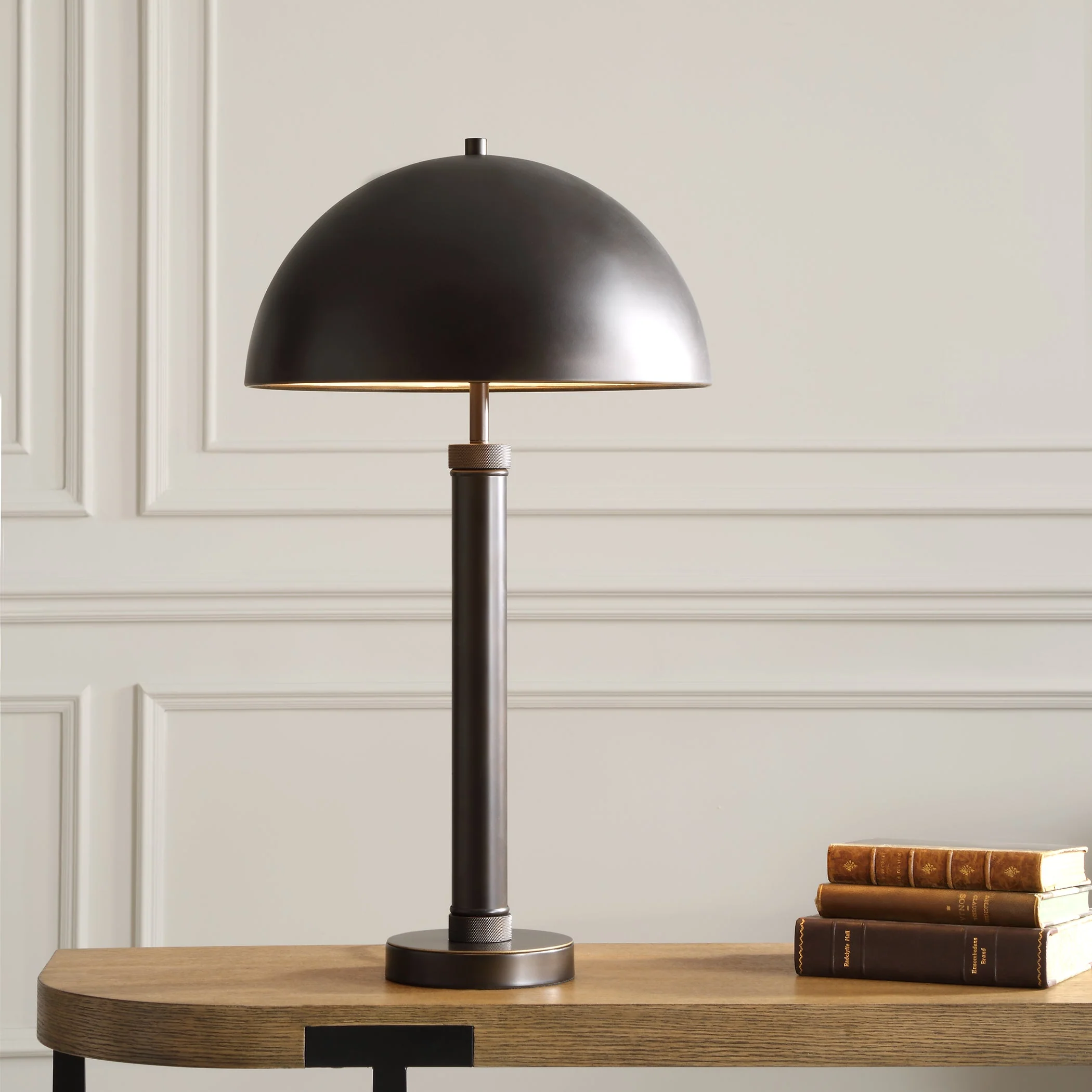 Metal Beauty Table Lamp - Image 2