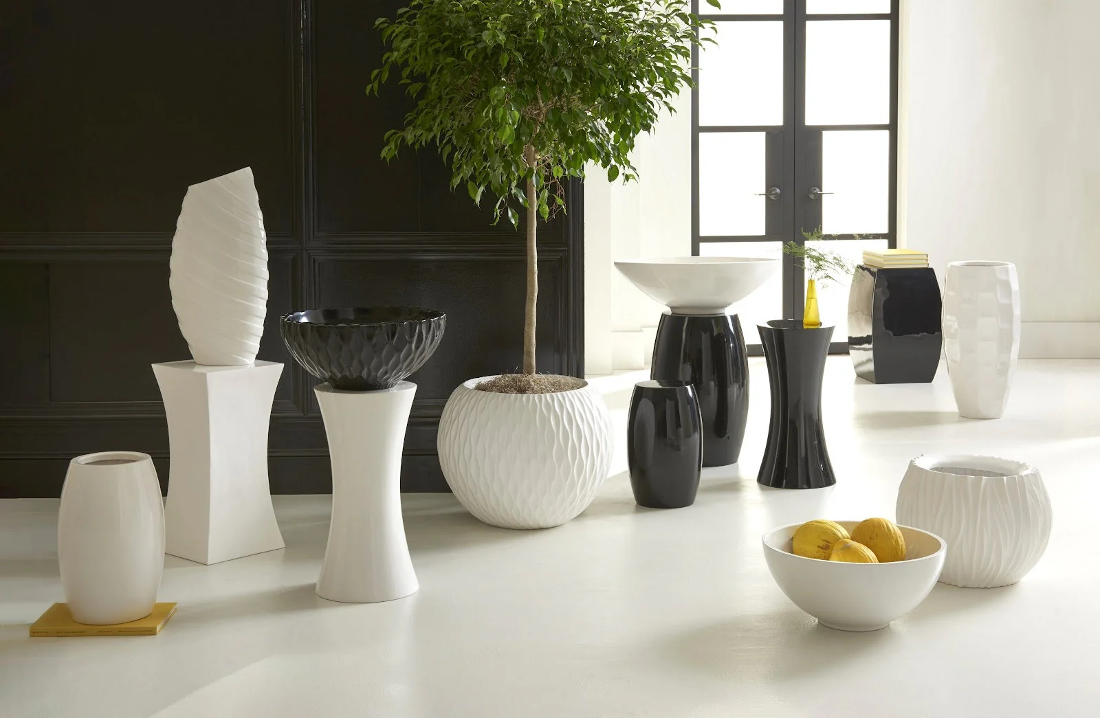 Phillips Collection Ave Pedestal, Gel Coat White - Image 2