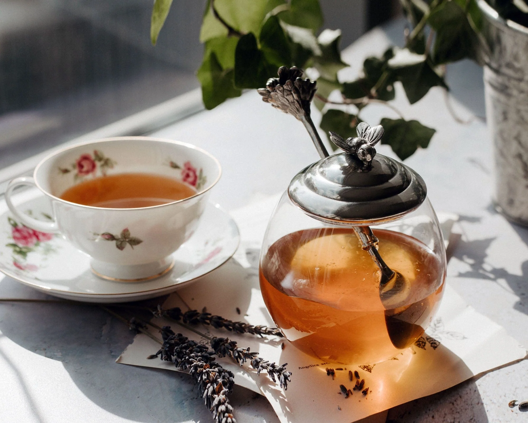 Vagabond House Bee Glass Honey Pot with Spoon - Image 6