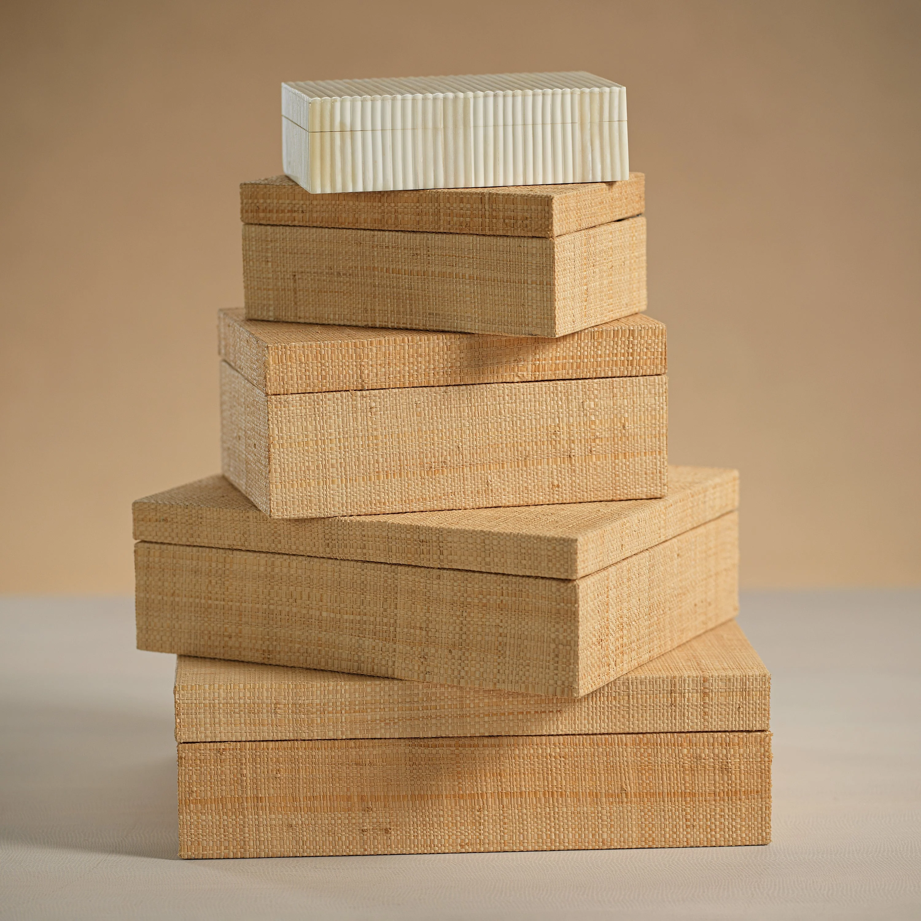 Bungalow Grasscloth Box (Suede Interior)- 9" x 6" x 4" - Image 4