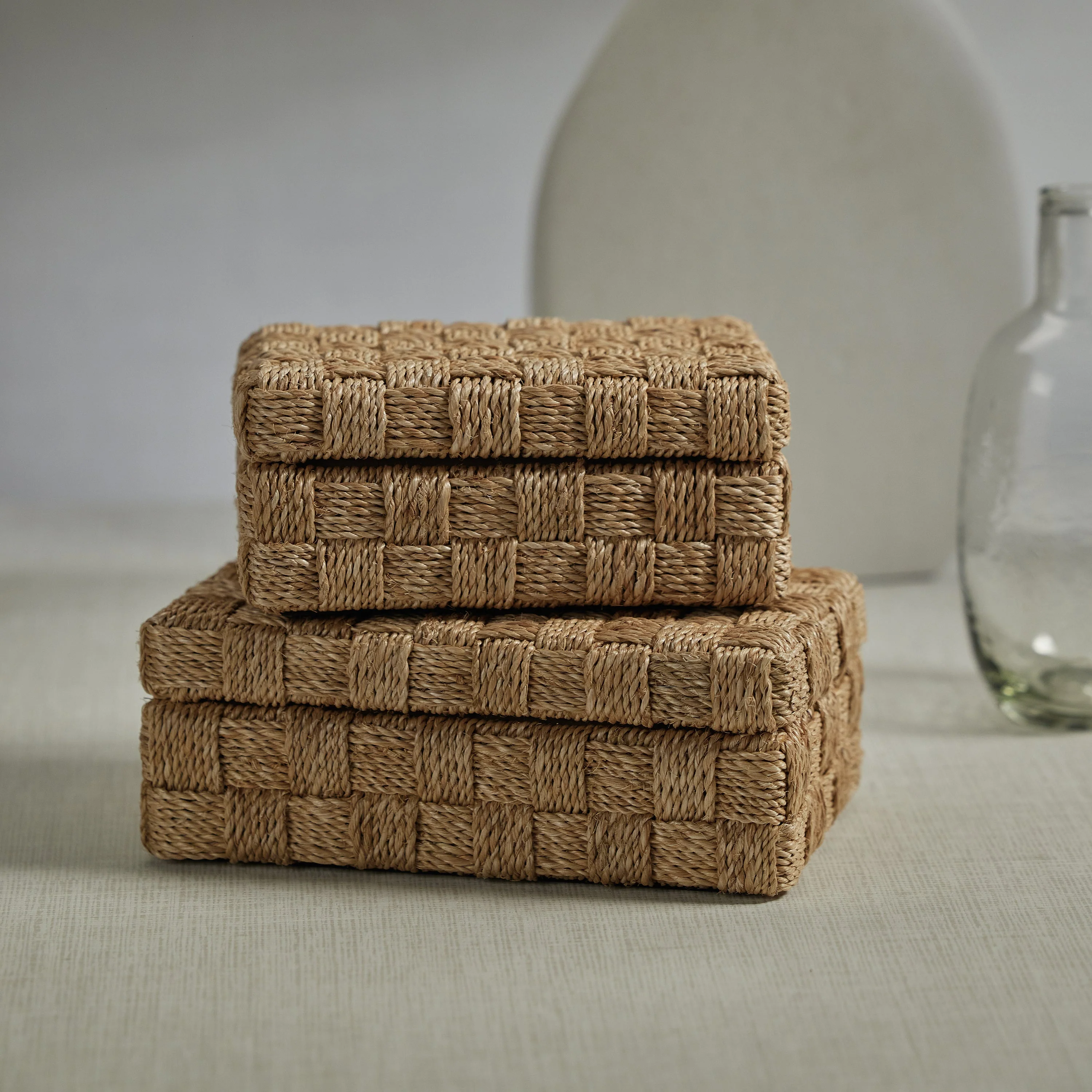Natural Abaca Rope Hinged Box-Suede Interior 10.75" x 6.5" x 4" - Image 3