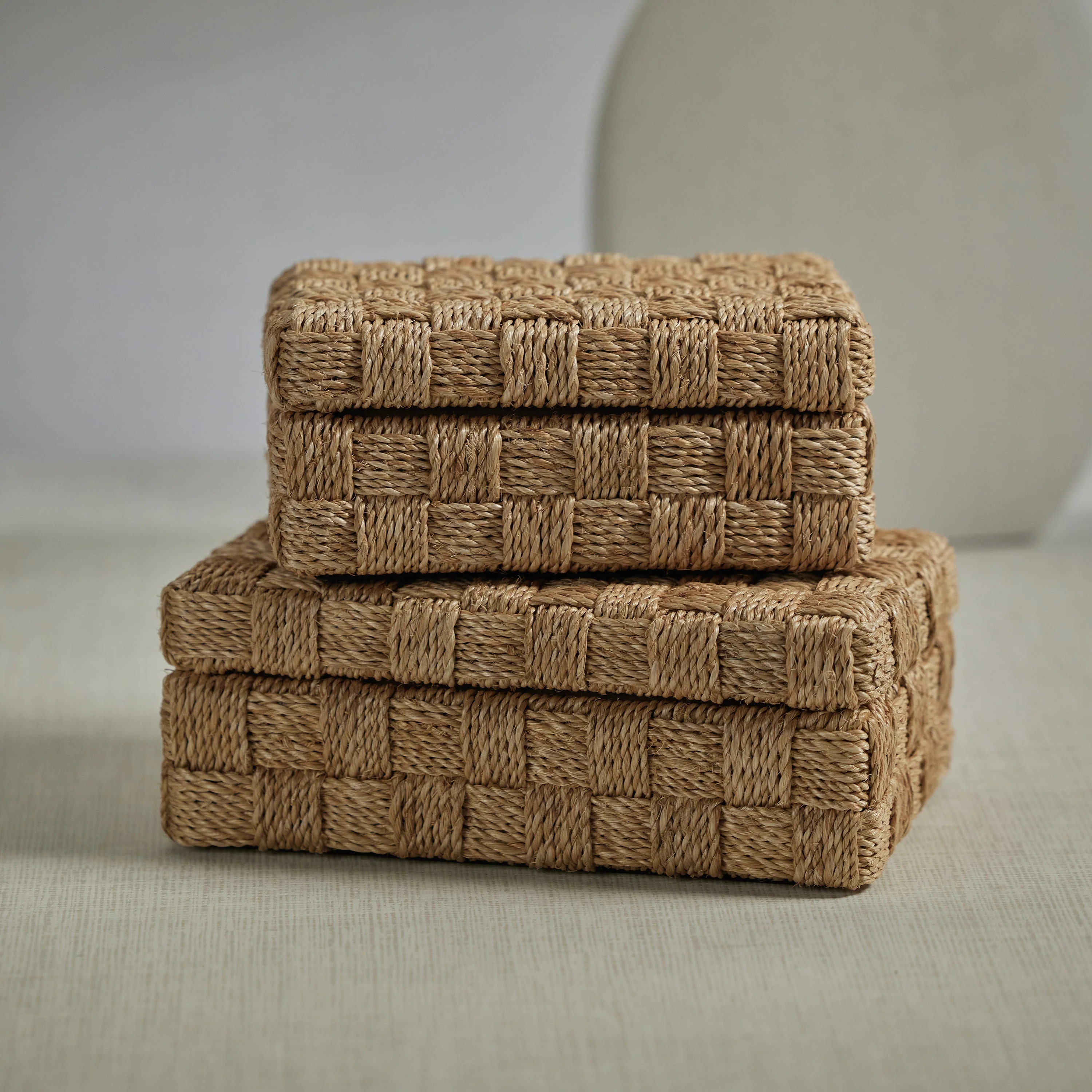 Natural Abaca Rope Hinged Box-Suede Interior 8.75" x 6" x 4" - Image 4