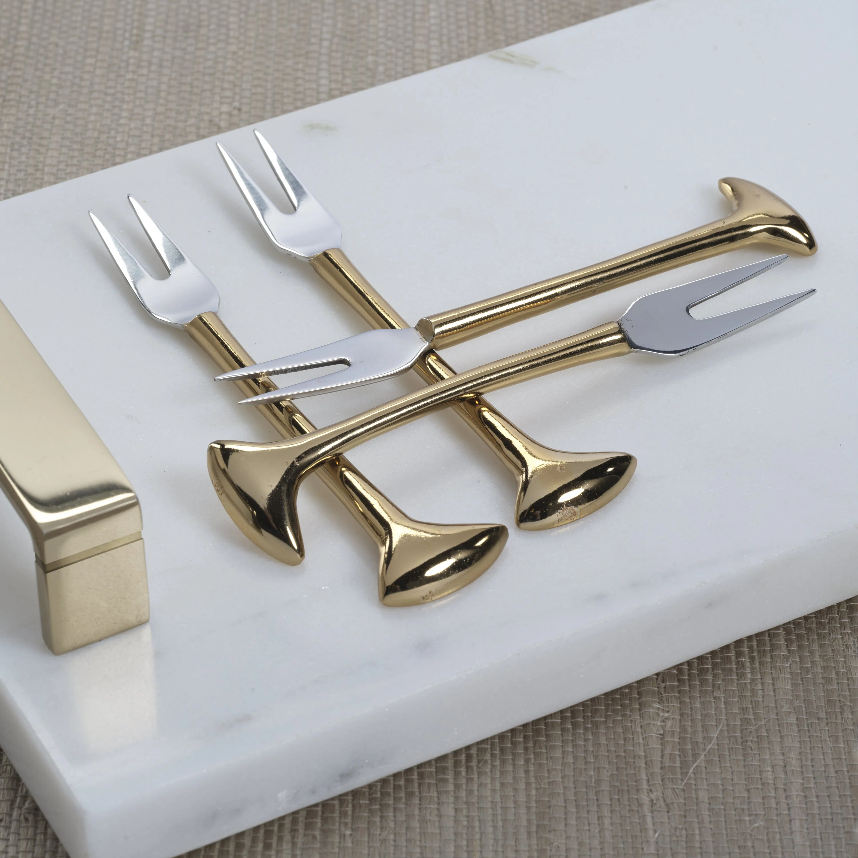 Sable Set of 4 Cheese and Cocktail Forks - Gold - Image 3