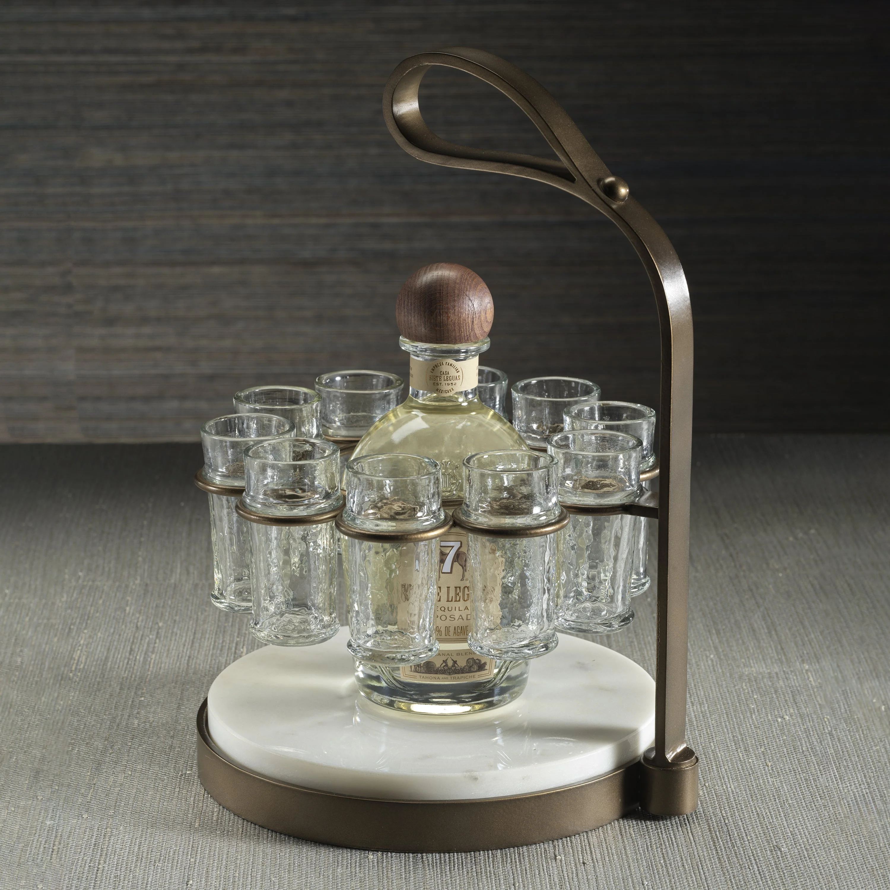 Tequilero 10 Shot Tequila Set with Marble Cutting Board - Gold - Image 5