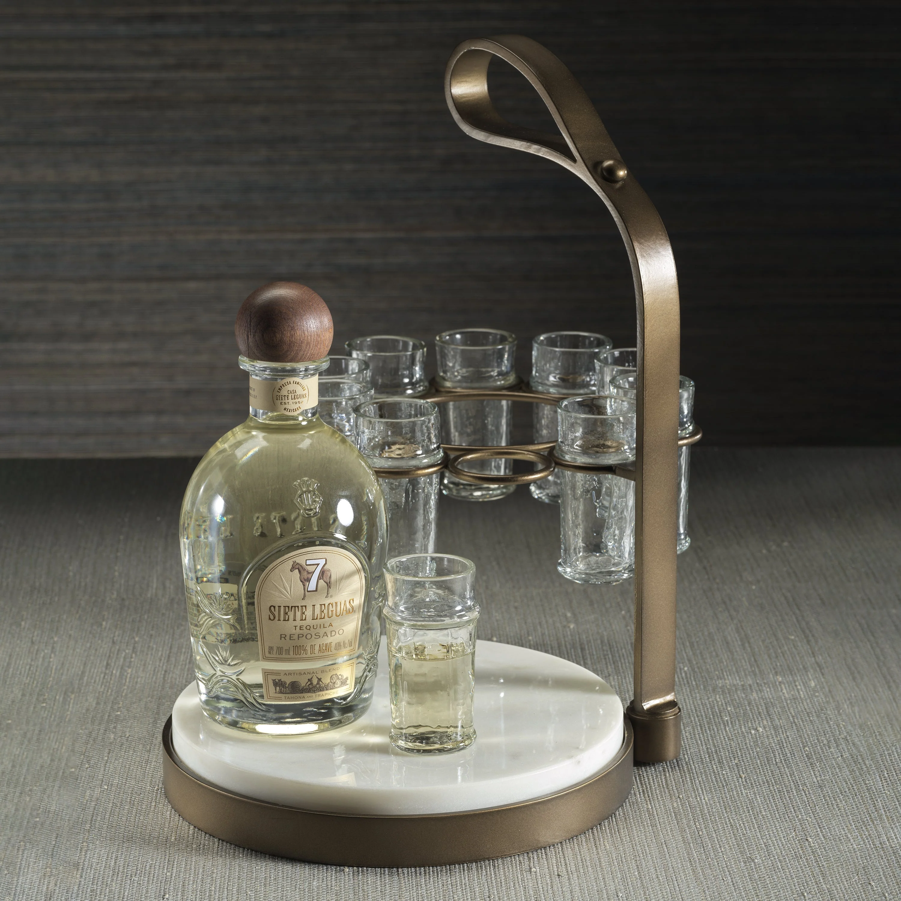 Tequilero 10 Shot Tequila Set with Marble Cutting Board - Gold - Image 6